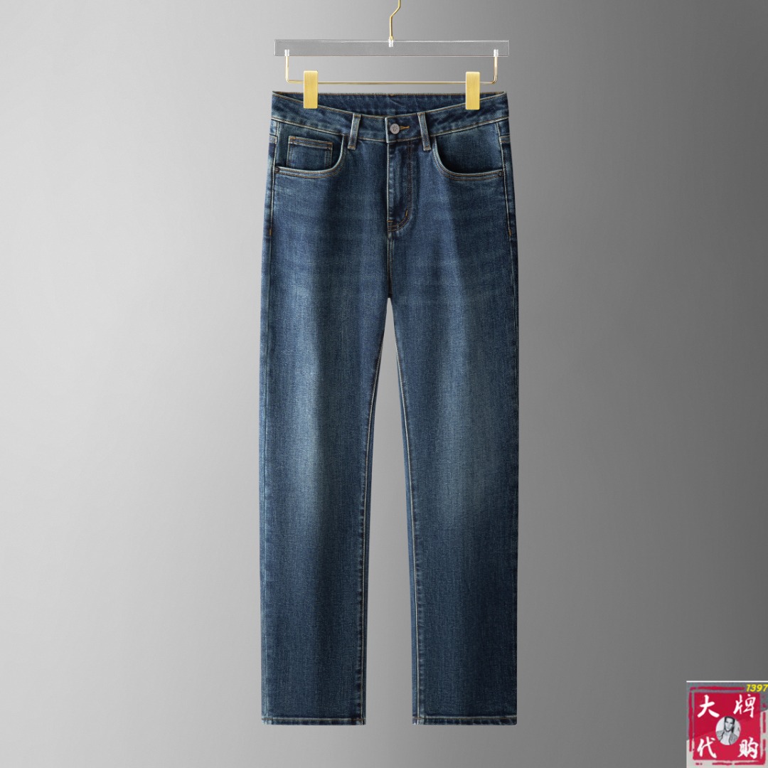 NO:514923,DIOR New product. Customized high-quality fashionable jeans. Super versatile style. Exclusive customization-imported high-end high-density cotton fabric, close and comfortable, super beautiful style, upper body makes the legs look slender, inner and lined, you can attend any occasion, again emphasize that the fabric is very, very classy! First-class workmanship and texture! The details are exquisite and exquisite, and quite ingenious! You deserve it! 30-38, Dior, Dior, Jeans, Alexander wang19860909DIOR 迪奥 新品.订制高品质时尚牛仔裤.超级百搭款.独家定制-进口高端高密度精棉面料,贴身舒适,超靓版型、上身显腿修长,內里,走线都无可挑剔,任何场合都可出席,再次强调面料非常非常显档次！做工、质感一流！细节精致考究,颇具匠心！ 您值得拥有！码数30-38,,dior,dior,jeans,alexander wang,Men's clothing