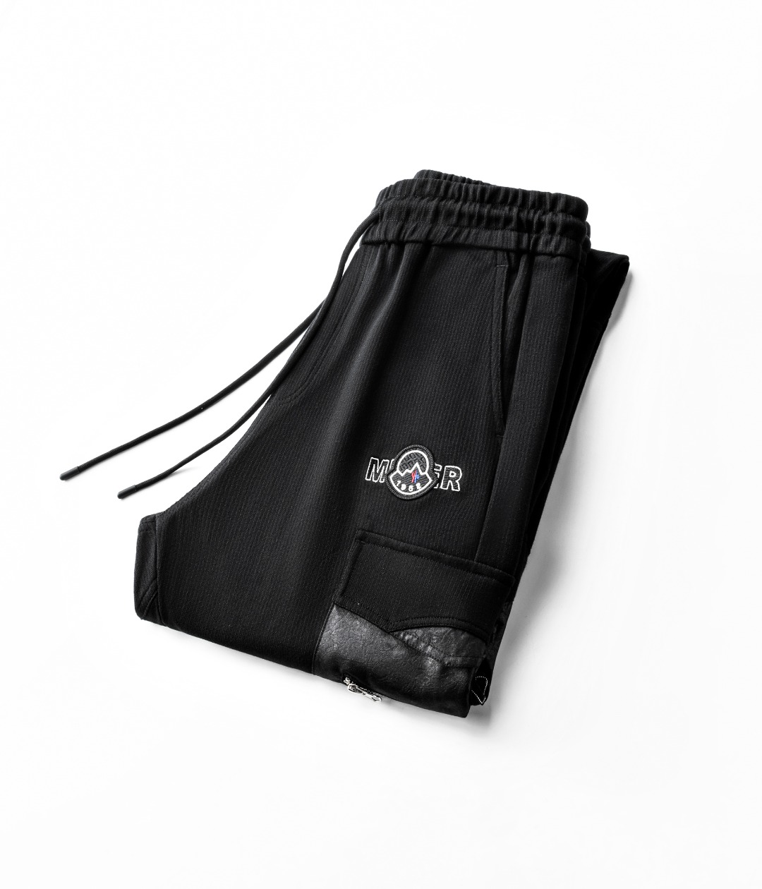 NO:513847,New product for cover. Customized high-quality, fashionable elastic strap casual pants. Super versatile style. Exclusive customization - imported high-end high-density cotton fabric, close and comfortable, super beautiful style, upper body makes the legs look slender, inner and lined, you can attend any occasion, again emphasize that the fabric is very, very classy! First-class workmanship and texture! The details are exquisite and exquisite, and quite ingenious! You deserve it! Number of codes 30-38, Moncler, alexander wang19860909蒙口 新品.订制高品质时尚松紧带休闲裤.超级百搭款.独家定制-进口高端高密度精棉面料,贴身舒适,超靓版型、上身显腿修长,內里,走线都无可挑剔,任何场合都可出席,再次强调面料非常非常显档次！做工、质感一流！细节精致考究,颇具匠心！ 您值得拥有！码数30-38,,Moncler,alexander wang,Men's clothing