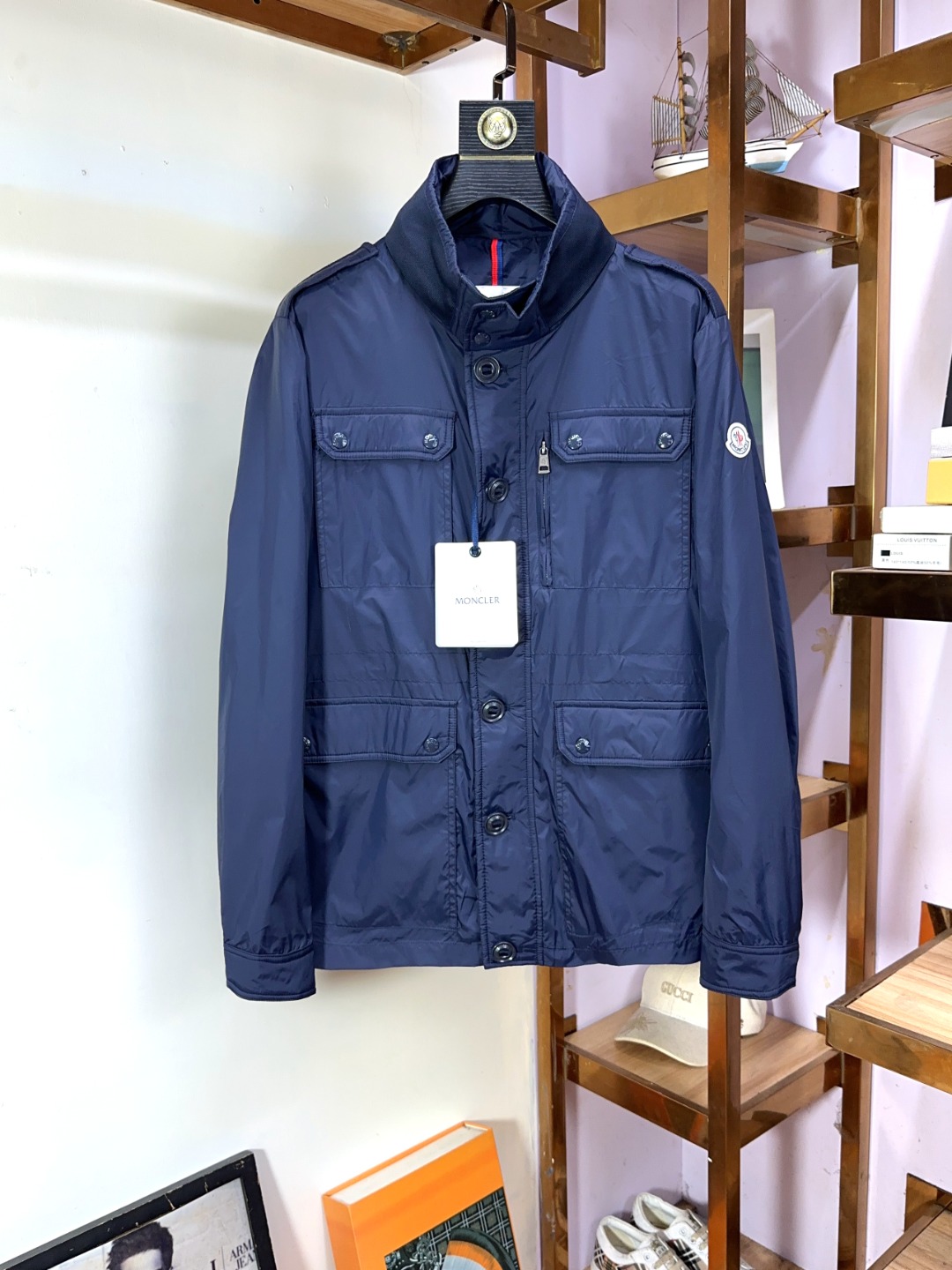 NO:513873,Moncler mask new fashionable high-end men's style, classic jacket recommendation!  Men's jacket, fashionable and casual jacket, high-woven and super delicate high-tech smooth composite fabric material, the texture of the fabric is very high-end and delicate, with a strong sense of class, and the auxiliary materials are all customized to create a brand logo. It is both business and casual, and the style is versatile and suitable for all occasions. Anyone can easily control it!  Code count 1-5 (equivalent to national code M-3XL), Moncler, jackets & coats, jackets & coats, alexander wang19860909Moncler 蒙口 新款时尚高端男款,经典爆款夹克推荐！男士外套,时尚休闲外套夹克 ,高织超细腻的高科技爽滑复合布材质,面料的质感很高档细腻,档次感强 ,辅料全定制出品牌logo.商务休闲兼备款,款式百搭适合各种场合 ,任何人都可以轻松驾驭！码数1-5码（等同国码M-3XL）,,Moncler,jackets & coats,jackets & coats,alexander wang,Men's clothing