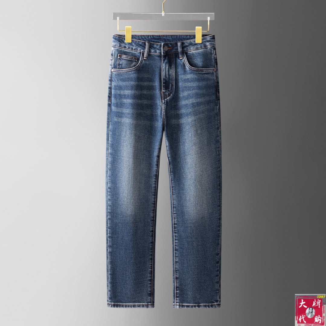 NO:518044,Burberry New Product. Customized high-quality fashionable jeans. Super versatile. Exclusive customization-imported high-end high-density cotton fabric, close and comfortable, super beautiful style, top body and long legs, impeccable inside and line, you can attend any occasion, again emphasize that the fabric is very, very classy! First-class workmanship and texture! The details are exquisite and exquisite, and quite ingenious! You deserve it! 30-38, burberry, burberry, jeans, alexander wang19860909Burberry 巴宝莉 新品.订制高品质时尚牛仔裤.超级百搭款.独家定制-进口高端高密度精棉面料,贴身舒适,超靓版型、上身显腿修长,內里,走线都无可挑剔,任何场合都可出席,再次强调面料非常非常显档次！做工、质感一流！细节精致考究,颇具匠心！ 您值得拥有！码数30-38,,burberry,burberry,jeans,alexander wang,Men's clothing