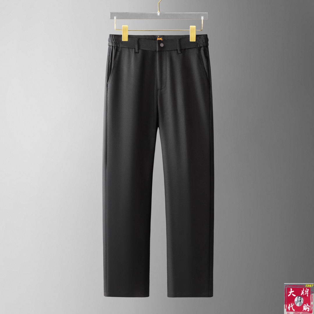 NO:518048,Hermes new product. Customized high-quality fashionable casual pants. Super versatile style. Exclusive customization-imported high-end high-density cotton fabric, close and comfortable, super beautiful style, upper body and long legs, impeccable inside and wiring, you can attend any occasion, again emphasize that the fabric is very, very classy! First-class workmanship and texture! The details are exquisite and exquisite, and quite ingenious! You deserve it! Number of codes 30-38, hermes, hermes, alexander wang19860909Hermes 爱马仕 新品.订制高品质时尚休闲裤.超级百搭款.独家定制-进口高端高密度精棉面料,贴身舒适,超靓版型、上身显腿修长,內里,走线都无可挑剔,任何场合都可出席,再次强调面料非常非常显档次！做工、质感一流！细节精致考究,颇具匠心！ 您值得拥有！码数30-38,,hermes,hermes,alexander wang,Men's clothing