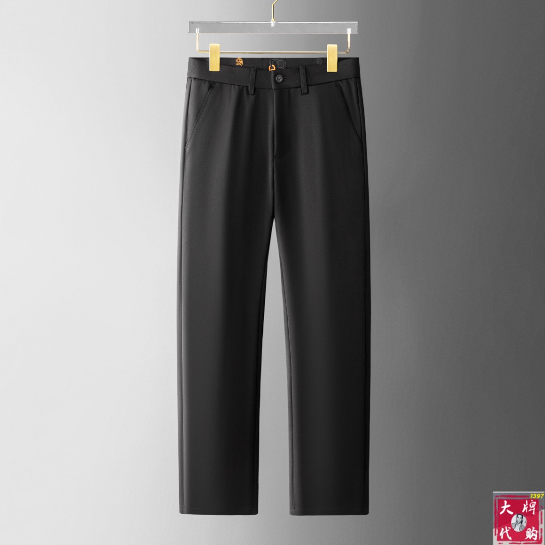NO:518052,DIOR New product. Customized high-quality fashionable casual pants. Super versatile style. Exclusive customization-imported high-end high-density cotton fabric, close and comfortable, super beautiful style, upper body makes the legs look slender, inner and lined, you can attend any occasion, again emphasize that the fabric is very, very classy! First-class workmanship and texture! The details are exquisite and exquisite, and quite ingenious! You deserve it! 30-38, Dior, Dior, Alexander wang19860909DIOR 迪奥 新品.订制高品质时尚休闲裤.超级百搭款.独家定制-进口高端高密度精棉面料,贴身舒适,超靓版型、上身显腿修长,內里,走线都无可挑剔,任何场合都可出席,再次强调面料非常非常显档次！做工、质感一流！细节精致考究,颇具匠心！ 您值得拥有！码数30-38,,dior,dior,alexander wang,Men's clothing