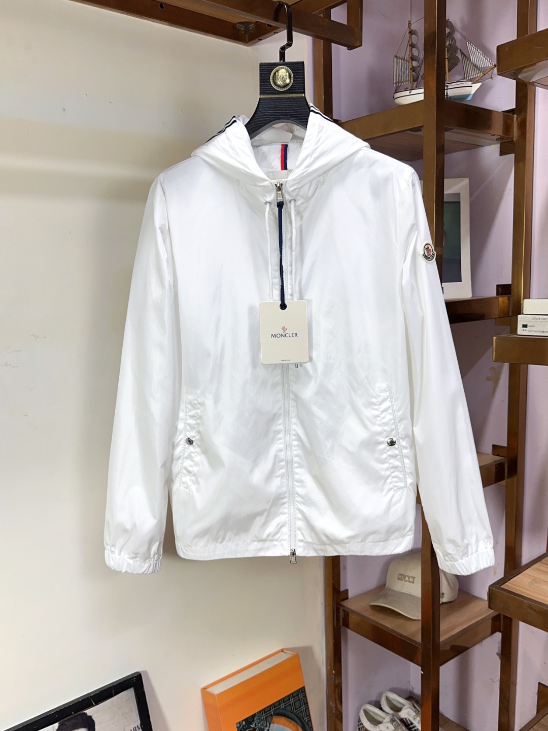 NO:521258,Moncler mask new fashionable high-end men's style, classic jacket recommendation!  Men's jacket, fashionable and casual jacket, high-woven and super delicate high-tech smooth composite fabric material, the texture of the fabric is very high-end and delicate, with a strong sense of class, and the auxiliary materials are all customized to create a brand logo. It is both business and casual, and the style is versatile and suitable for all occasions. Anyone can easily control it!  1-5 codes, Moncler, jackets & coats, jackets & coats, alexander wang19860909Moncler 蒙口 新款时尚高端男款,经典爆款夹克推荐！男士外套,时尚休闲外套夹克 ,高织超细腻的高科技爽滑复合布材质,面料的质感很高档细腻,档次感强 ,辅料全定制出品牌logo.商务休闲兼备款,款式百搭适合各种场合 ,任何人都可以轻松驾驭！码数1-5码,,Moncler,jackets & coats,jackets & coats,alexander wang,Men's clothing