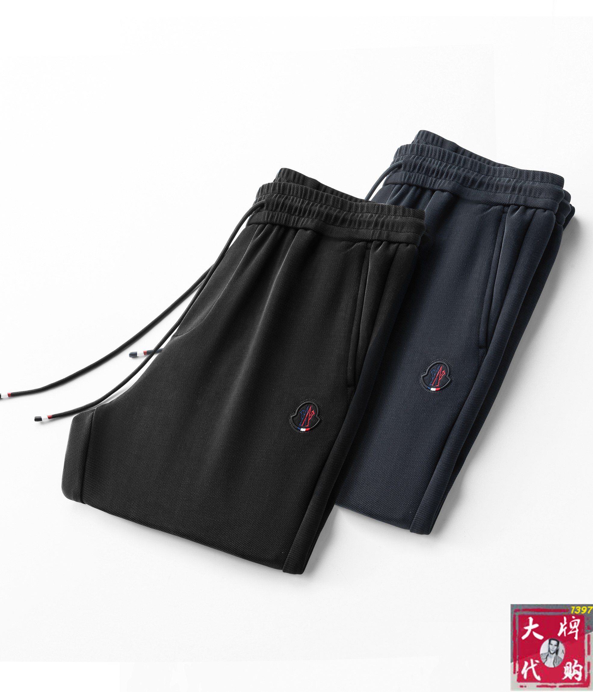 NO:522492,New product for cover. Customized high-quality, fashionable elastic strap casual pants. Super versatile style. Exclusive customization - imported high-end high-density cotton fabric, close and comfortable, super beautiful style, upper body makes the legs look slender, inner and lined, you can attend any occasion, again emphasize that the fabric is very, very classy! First-class workmanship and texture! The details are exquisite and exquisite, and quite ingenious! You deserve it! Number of codes 30-38, Moncler, alexander wang19860909蒙口 新品.订制高品质时尚松紧带休闲裤.超级百搭款.独家定制-进口高端高密度精棉面料,贴身舒适,超靓版型、上身显腿修长,內里,走线都无可挑剔,任何场合都可出席,再次强调面料非常非常显档次！做工、质感一流！细节精致考究,颇具匠心！ 您值得拥有！码数30-38,,Moncler,alexander wang,Men's clothing