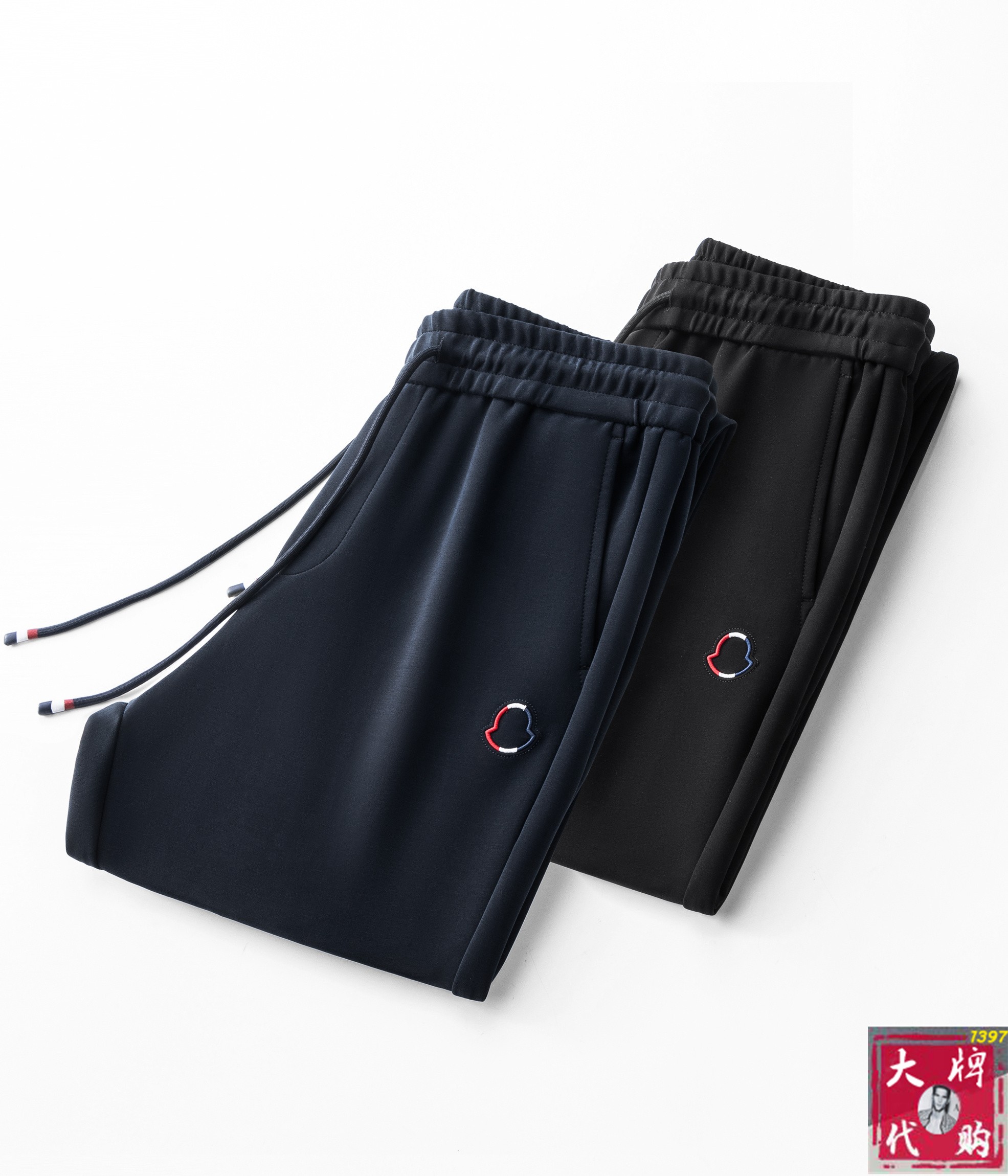 NO:522498,New product for cover. Customized high-quality, fashionable elastic strap casual pants. Super versatile style. Exclusive customization - imported high-end high-density cotton fabric, close and comfortable, super beautiful style, upper body makes the legs look slender, inner and lined, you can attend any occasion, again emphasize that the fabric is very, very classy! First-class workmanship and texture! The details are exquisite and exquisite, and quite ingenious! You deserve it! Number of codes 30-38, Moncler, alexander wang19860909蒙口 新品.订制高品质时尚松紧带休闲裤.超级百搭款.独家定制-进口高端高密度精棉面料,贴身舒适,超靓版型、上身显腿修长,內里,走线都无可挑剔,任何场合都可出席,再次强调面料非常非常显档次！做工、质感一流！细节精致考究,颇具匠心！ 您值得拥有！码数30-38,,Moncler,alexander wang,Men's clothing