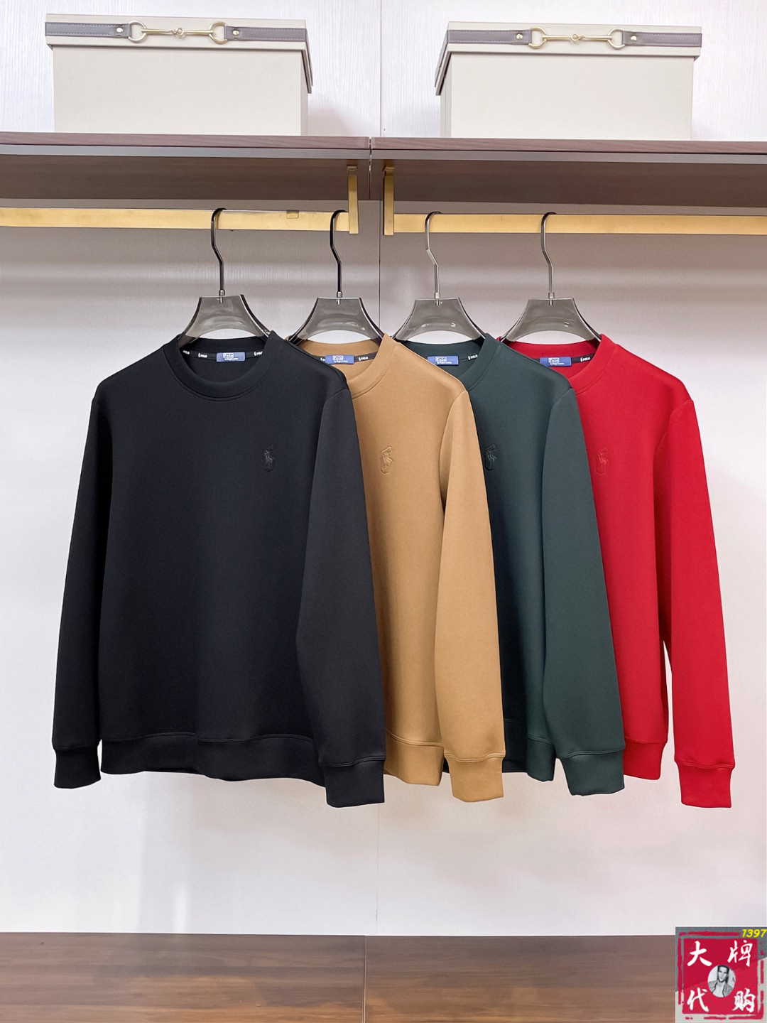 NO:529145,POLO autumn gourmet sweatshirt series new products!  The details are unscrupulous, with a sense of class and luxurious recognition!  It is comfortable and slim when worn. It is lazy and casual, especially pleasing to look at. It is suitable for daily wear~ It feels very comfortable, fashionable and personalized. A super versatile and beautiful sweatshirt!  Code number M-3XL, hoodie, sweatshirts, alexander wang19860909POLO 秋季高克重卫衣系列新品！细节无法挑剔,极具档次感与奢华辨识度！穿上就是舒适自在又显瘦的存在,慵懒而随性,特别耐看,适合日常穿着～ 手感非常舒服 时尚又个性 超级百搭好看的一款卫衣！码数M-3XL,,hoodie,sweatshirts,alexander wang,Men's clothing