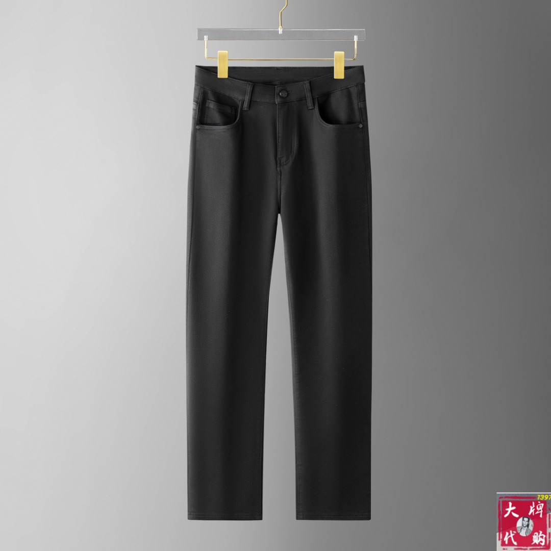 NO:531037,Ferragamo New product. Customized high-quality fashionable jeans. Super versatile style. Exclusive customization-imported high-end high-density cotton fabric, close and comfortable, super beautiful style, upper body makes the legs look slender, inner and lined, you can attend any occasion, again emphasize that the fabric is very, very classy! First-class workmanship and texture! The details are exquisite and exquisite, and quite ingenious! You deserve it! 30-38 yards, ferragamo, jeans, alexander wang19860909菲拉格慕 新品.订制高品质时尚牛仔裤.超级百搭款.独家定制-进口高端高密度精棉面料,贴身舒适,超靓版型、上身显腿修长,內里,走线都无可挑剔,任何场合都可出席,再次强调面料非常非常显档次！做工、质感一流！细节精致考究,颇具匠心！ 您值得拥有！码数30-38,,ferragamo,jeans,alexander wang,Men's clothing