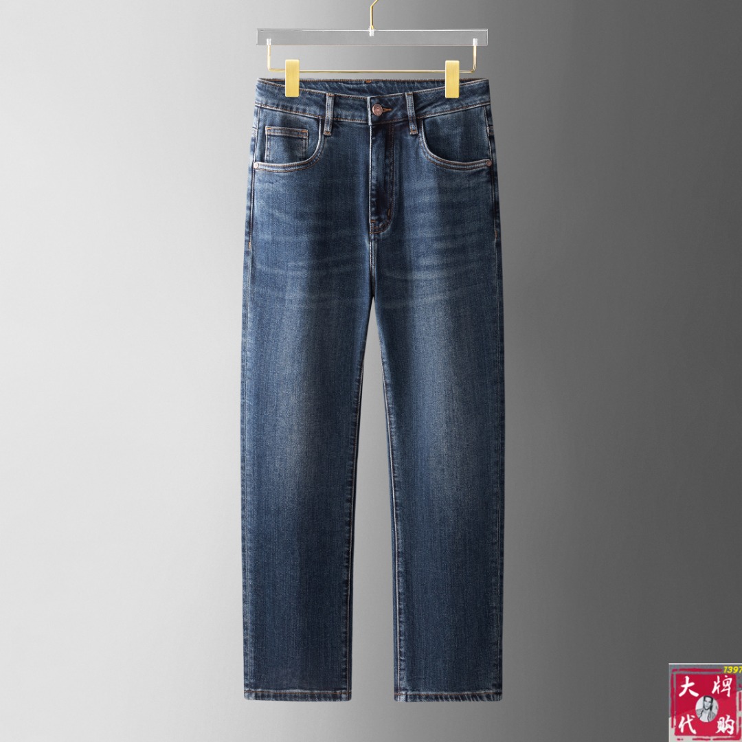 NO:531040,POLO Paul's new product. Customized high-quality fashionable jeans. Super versatile style. Exclusive customization-imported high-end high-density cotton fabric, close and comfortable, super beautiful style, upper body makes the legs look slender, inner and lined, you can attend any occasion, again emphasize that the fabric is very, very classy! First-class workmanship and texture! The details are exquisite and exquisite, and quite ingenious! You deserve it! 30-38, jeans,alexander wang19860909POLO 保罗 新品.订制高品质时尚牛仔裤.超级百搭款.独家定制-进口高端高密度精棉面料,贴身舒适,超靓版型、上身显腿修长,內里,走线都无可挑剔,任何场合都可出席,再次强调面料非常非常显档次！做工、质感一流！细节精致考究,颇具匠心！ 您值得拥有！码数30-38,,jeans,alexander wang,Men's clothing