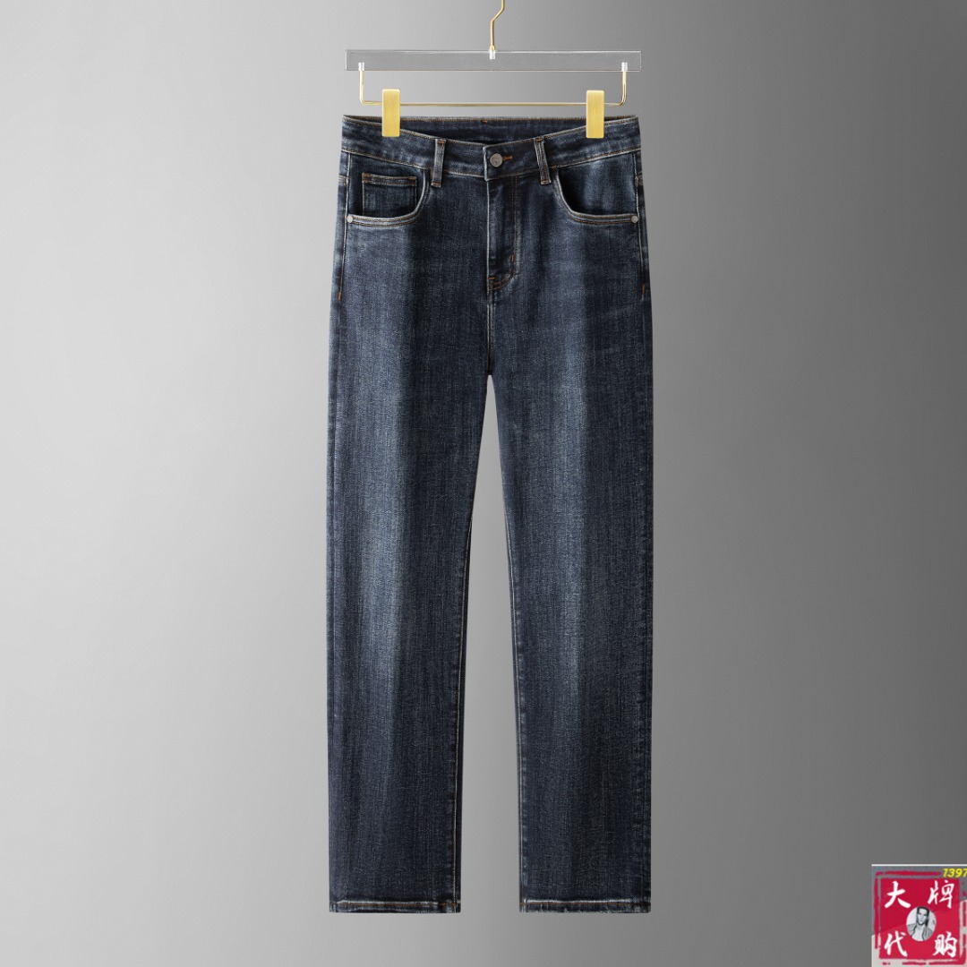 NO:531043,Burberry New Product. Customized high-quality fashionable jeans. Super versatile. Exclusive customization-imported high-end high-density cotton fabric, close and comfortable, super beautiful style, upper body makes the legs look slender, inner and lined, you can attend any occasion, again emphasize that the fabric is very, very classy! First-class workmanship and texture! The details are exquisite and exquisite, and quite ingenious! You deserve it! 30-38, burberry, burberry, jeans, alexander wang19860909Burberry 巴宝莉 新品.订制高品质时尚牛仔裤.超级百搭款.独家定制-进口高端高密度精棉面料,贴身舒适,超靓版型、上身显腿修长,內里,走线都无可挑剔,任何场合都可出席,再次强调面料非常非常显档次！做工、质感一流！细节精致考究,颇具匠心！ 您值得拥有！码数30-38,,burberry,burberry,jeans,alexander wang,Men's clothing