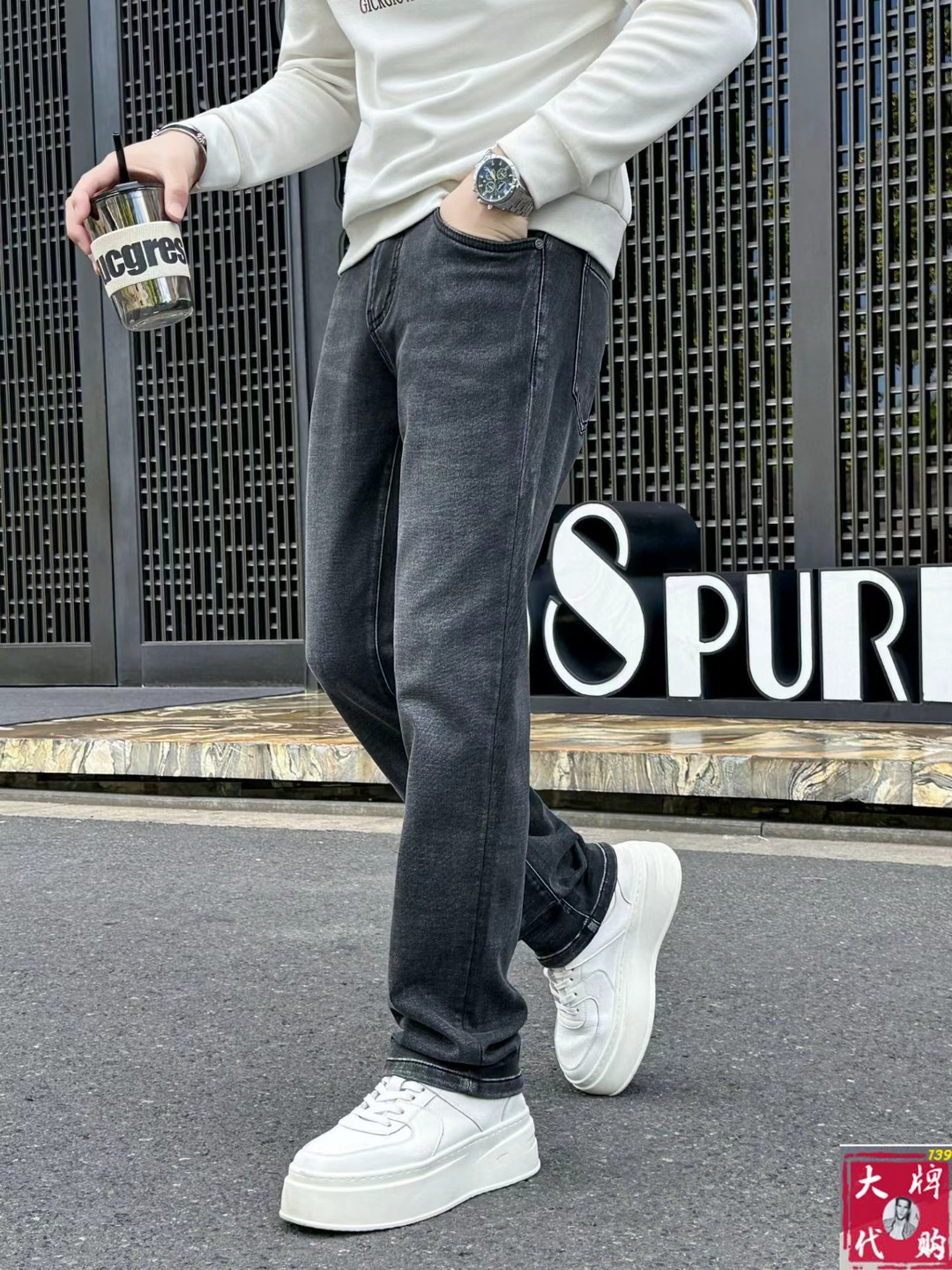 NO:546308,[POLO Paul] Men's new high-end fashion casual jeans, simple and atmospheric, simple and fashionable, calm and versatile, comfortable and supportive, a century-old luxury brand, traditional and noble design style of the British show noble temperament, winning the favor of countless people, no matter what occasion, it shows luxurious and noble temperament. Use imported custom-made lyesel five-bag casual high-elastic fabric, top master design, craftsmanship works are very beautiful, and every detail can show the quality of the big brand. I think such a feature is enough to make people excited. Super versatile basic styles are one of them, and they are worth the price-performance ratio!  Size 29-36 sizes, jeans, alexander wang19860909【 POLO 保罗】男士新款高级时装休闲牛仔裤,简洁大气 简约时尚,从容百搭,舒适同款支持,百年奢侈品牌,英伦传统高贵的设计风格,尽显高贵气质赢取无数人的欢心 无论什么场合穿上都尽显奢华、高贵非凡的气质 选用进口定制莱赛尔五袋休闲高弹面料 顶级大师设计 匠心著作实物非常漂亮,每个细节都能彰显大牌的品质感.我觉得这样一条特色足以让人心动.超百搭基本款人手一条,超值性价比！尺码29一36码,,jeans,alexander wang,Men's clothing