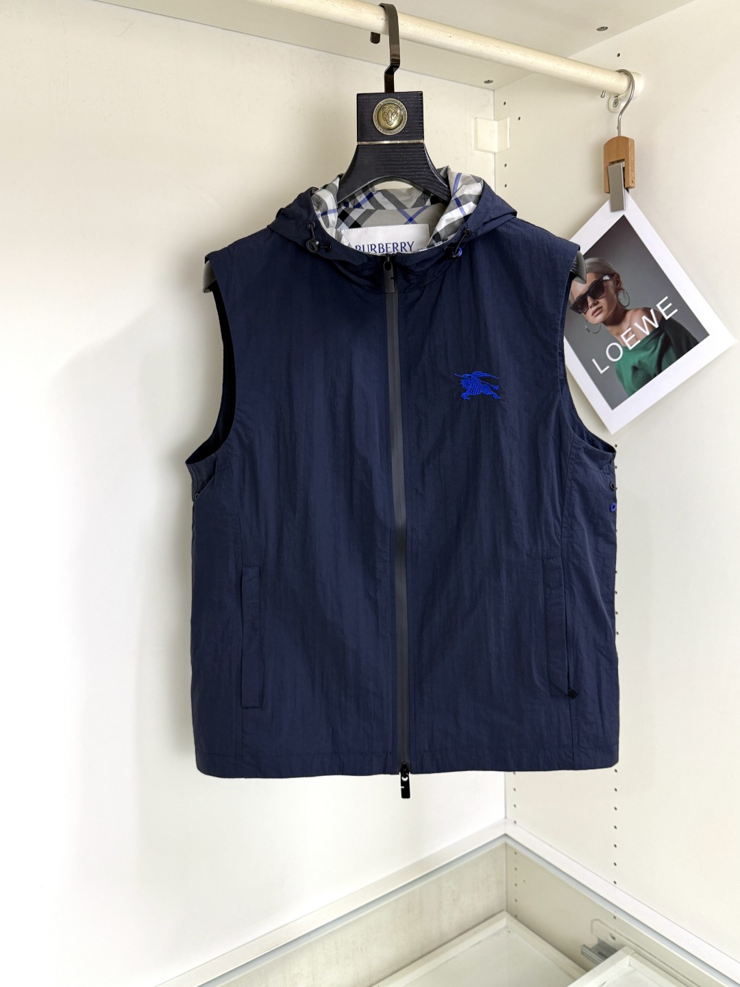 NO:546317,Burberry's new fashionable high-end men's style, classic and explosive jackets are recommended!  Men's jacket, fashionable and casual jacket jacket, high-woven and super delicate high-tech smooth composite fabric material, the texture of the fabric is very high-end and delicate, with a strong sense of class, and the auxiliary materials are all customized to create a brand logo. Business and casual styles are versatile and suitable for all occasions, and anyone can easily control it. Code number M-3XL, burberry, burberry, jackets & coats, jackets & coats, alexander wang19860909Burberry巴宝莉新款时尚高端男款,经典爆款夹克推荐！男士外套,时尚休闲外套夹克 ,高织超细腻的高科技爽滑复合布材质,面料的质感很高档细腻,档次感强 ,辅料全定制出品牌logo.商务休闲兼备款,款式百搭适合各种场合 ,任何人都可以轻松驾驭.码数M-3XL,,burberry,burberry,jackets & coats,jackets & coats,alexander wang,Men's clothing