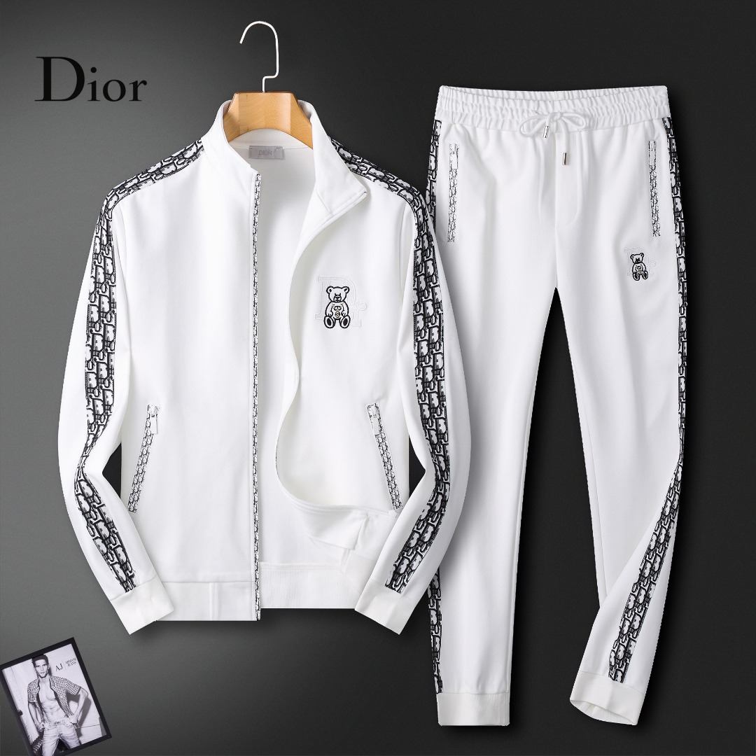 NO:626938,[DIOR Dior] New autumn and winter suits!  Sweatshirt fabric!  Exclusive first launch of new products, official website synchronized with Milan catwalk models, real photos of top quality products, standard size!  The latest top official website original order, a new experience. Three-dimensional tailoring of counter fabrics. New hardware accessories, delicate and soft feel. Comfortable and breathable upper body. Big-brand style. Luxurious atmosphere. Texture only imported from Italy. Versatile style. Easy to wear. Fine and meticulous workmanship. No pressure in and out of the counter. It is definitely a good product worth buying!  Size M-3XL,,dior,dior,hoodie,sweatshirts,alexander wang19860909【 DIOR 迪奥】 秋冬季新款套装！卫衣面料！独家首发新品 ,官网同步米兰走秀款 实物拍摄顶级好货 标准码数！最新顶尖官网原单,全新体验 专柜面料立体剪裁 全新五金配件、手感细腻柔软 上身舒适透气 大牌风范 奢华大气 进口意大利定制才有的质感 百搭款式 穿着不挑人 ,做工精细一丝不苟 ,出入专柜无压力 绝对值得人手一件的好货！码数M-3XL,,dior,dior,hoodie,sweatshirts,alexander wang,Men's clothing