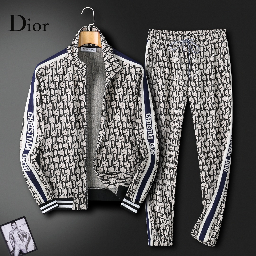 NO:626953,[DIOR Dior] New autumn and winter suits!  Sweatshirt fabric!  Exclusive first launch of new products, official website synchronized with Milan catwalk models, real photos of top quality products, standard size!  The latest top official website original order, a new experience. Three-dimensional tailoring of counter fabrics. New hardware accessories, delicate and soft feel. Comfortable and breathable upper body. Big-brand style. Luxurious atmosphere. Texture only imported from Italy. Versatile style. Easy to wear. Fine and meticulous workmanship. No pressure in and out of the counter. It is definitely a good product worth buying!  Size M-3XL,,dior,dior,hoodie,sweatshirts,alexander wang19860909【 DIOR 迪奥】 秋冬季新款套装！卫衣面料！独家首发新品 ,官网同步米兰走秀款 实物拍摄顶级好货 标准码数！最新顶尖官网原单,全新体验 专柜面料立体剪裁 全新五金配件、手感细腻柔软 上身舒适透气 大牌风范 奢华大气 进口意大利定制才有的质感 百搭款式 穿着不挑人 ,做工精细一丝不苟 ,出入专柜无压力 绝对值得人手一件的好货！码数M-3XL,,dior,dior,hoodie,sweatshirts,alexander wang,Men's clothing