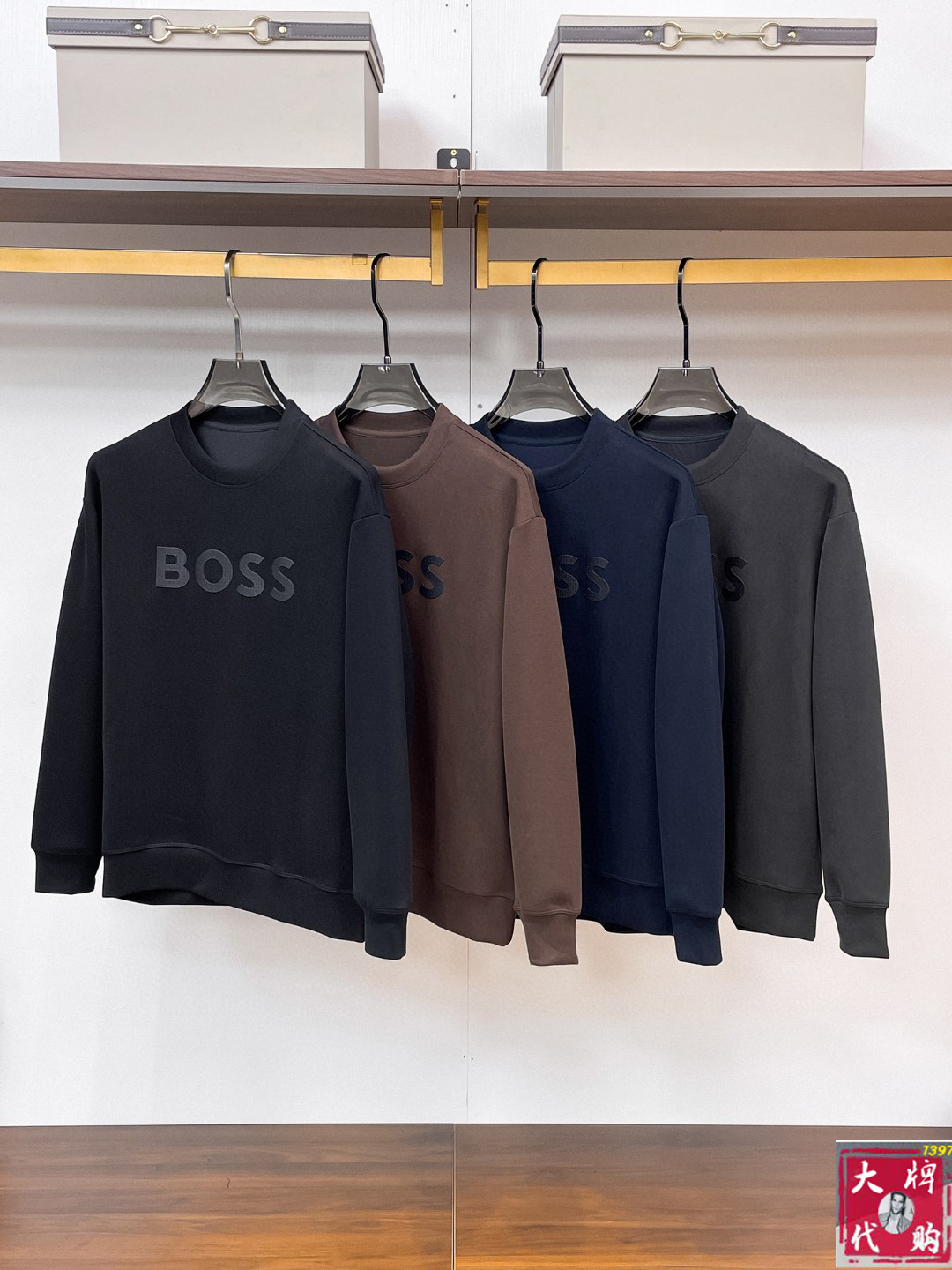 NO:571145,BOSS autumn high-weight sweatshirt, 360g vertical grain textured fabric is exquisite and delicate. The fabric is stiff, anti-wrinkle and wear-resistant, moisture-absorbent, quick-drying and breathable, neat and stylish. Size M- 3XL,,hoodie,sweatshirts,alexander wang19860909BOSS秋季高克重卫衣、360克竖纹纹理面料精致细腻.面料挺括抗皱耐磨,吸湿速干透气,利落有型 码数 M- 3XL,,hoodie,sweatshirts,alexander wang,Men's clothing
