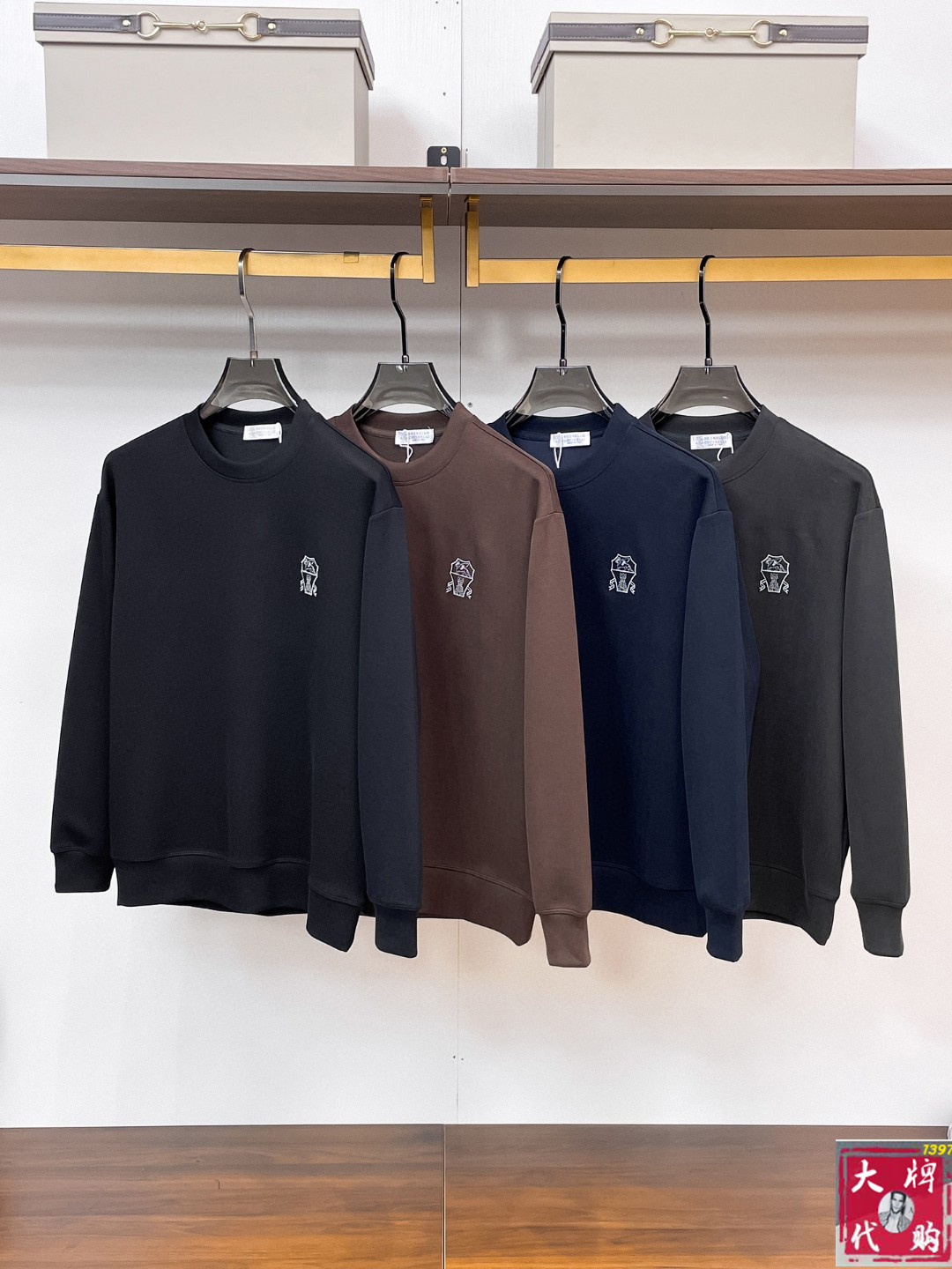 NO:571127,BC autumn high weight sweatshirt, 360g vertical grain textured fabric is exquisite and delicate. The fabric is stiff, anti-wrinkle and wear-resistant, moisture-absorbent, quick-drying and breathable, neat and stylish. Size M- 3XL,,hoodie,sweatshirts,alexander wang19860909BC秋季高克重卫衣、360克竖纹纹理面料精致细腻.面料挺括抗皱耐磨,吸湿速干透气,利落有型 码数 M- 3XL,,hoodie,sweatshirts,alexander wang,Men's clothing