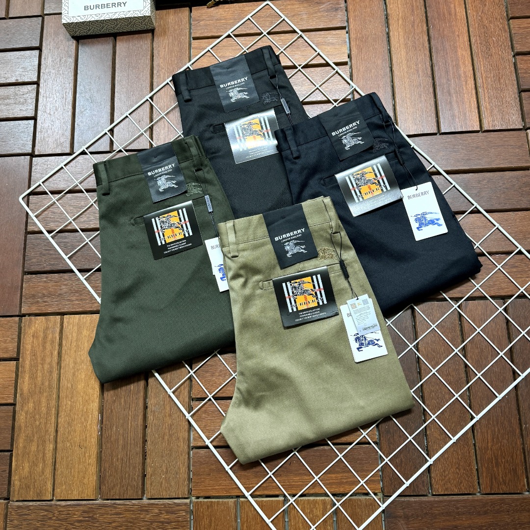 NO:609069,Burberry's new autumn and winter products are available at the counter. The best casual trousers counter in the physical store is the original 1:1 good product, suitable for all ages. The highest version of European imported fabrics on the market. Comfortable, soft and skin-friendly, the upper body effect is super fashionable and versatile, upright and stylish, a wardrobe must-have. Suitable for any occasion. Size 30-40,, burberry, burberry, alexander wang19860909Burberry 巴宝莉秋冬新款新品 专柜有售 实体店极品休闲西裤专柜原版1:1好货,适合各个年龄段.市场最高版本的欧洲进口面料.舒适柔软亲肤,上身效果超级棒时尚百搭,笔挺有型,衣橱必备.适合任何场合穿着 尺码30-40,,burberry,burberry,alexander wang,Men's clothing