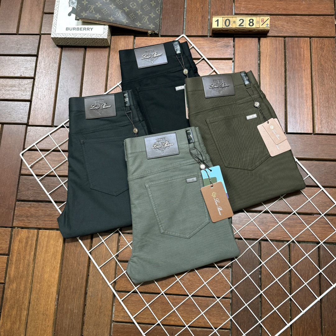NO:690577,LP Nuoyoupanya's hard-working physical store's top-quality casual pants counter is an original 1:1 good product, suitable for all ages. The highest version of European imported fabrics on the market. Comfortable, soft and skin-friendly, the upper body effect is superb, fashionable and versatile, straight and stylish, a wardrobe must-have!  Suitable for any occasion, sizes 30-40, loro piana,19860909LP 诺悠翩雅 辛苦实体店极品休闲裤专柜原版1:1好货,适合各个年龄段.市场最高版本的欧洲进口面料.舒适柔软亲肤,上身效果超级棒时尚百搭,笔挺有型,衣橱必备！适合任何场合穿着 尺码30-40,,loro piana,,Men's clothing