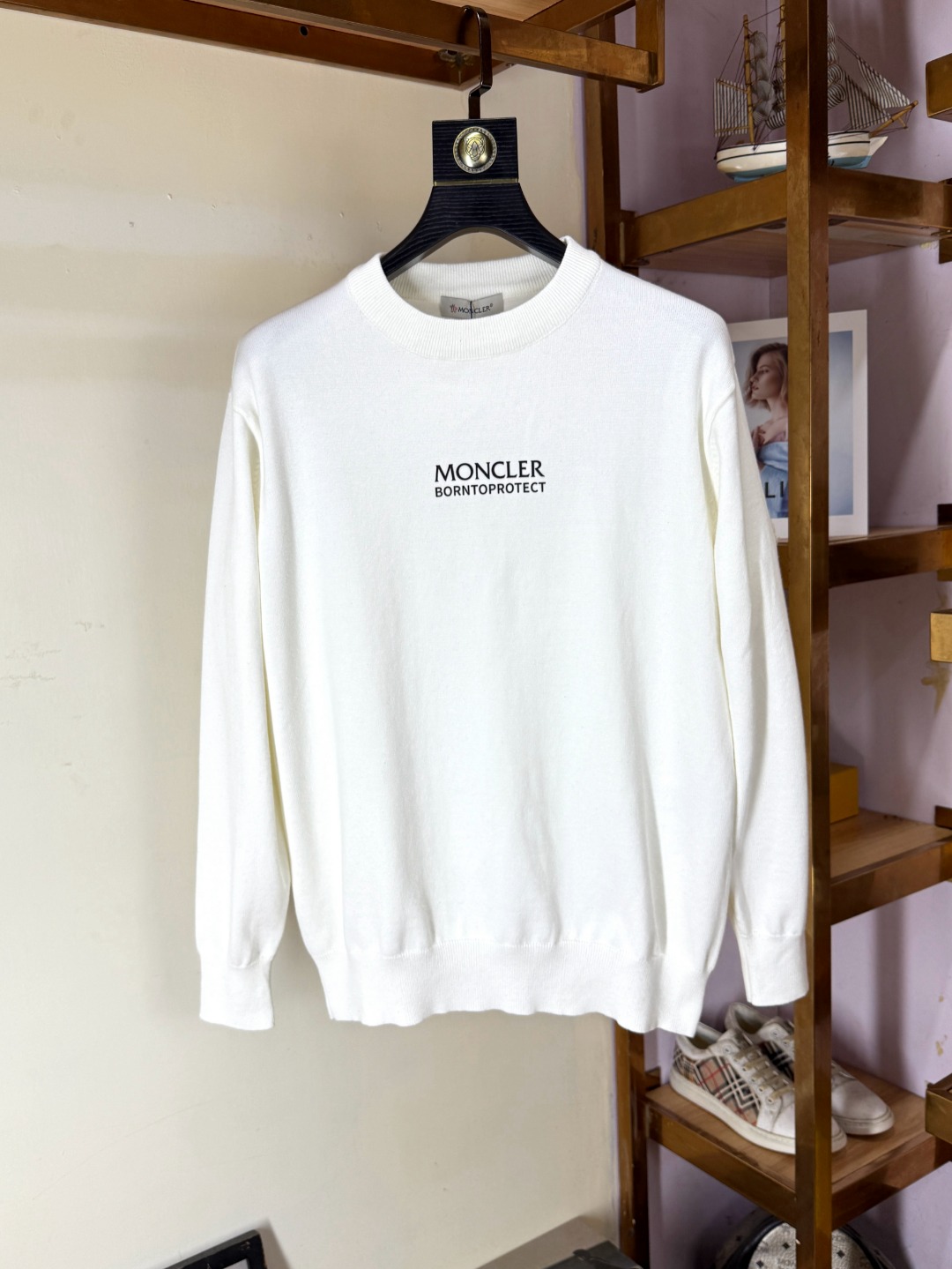 NO:691413,Moncler Men's Men's Men's Men's Sweater in Autumn and Winter is very stunning. The wool blended fabric supplied by customers has excellent breathability and warmth. Even if it is worn close to the body, it will not feel prickly. The comfort level is definitely beyond your imagination. You will understand when you get the actual product!  !  !  Size S-XL,,Moncler,sweaters,19860909Moncler 蒙口 秋冬男士毛衣,十分惊艳,客供羊毛混纺面料 拥有优越的透气性与保暖性,即便是贴身穿着也不会有扎刺感可言,舒适程度绝对超乎你的想象,实物到手你就会懂得！！！码数S-XL,,Moncler,sweaters,,Men's clothing