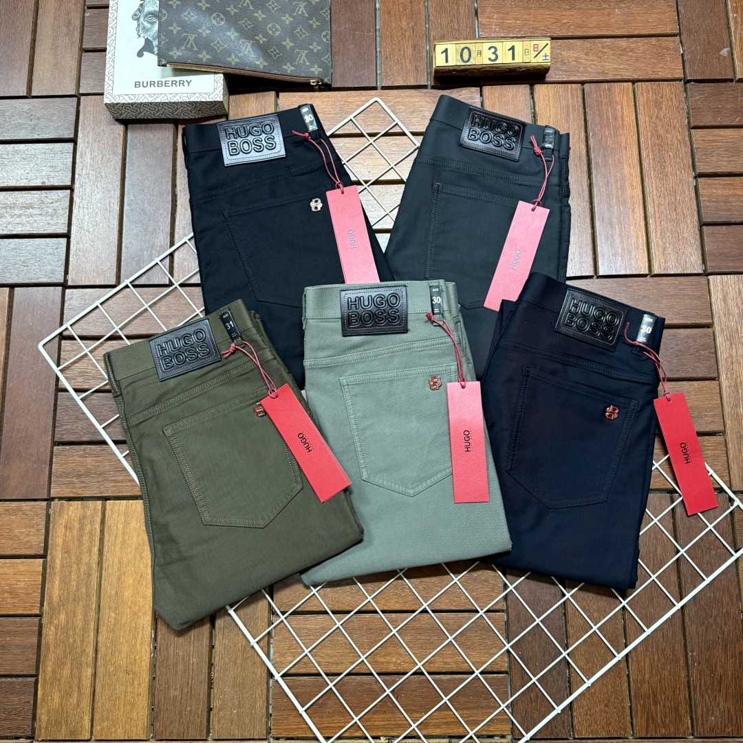 NO:609099,Boss BOSS’s hard-working physical store’s premium casual pants counter is an original 1:1 good product, suitable for all ages. The highest version of European imported fabrics on the market. Comfortable, soft and skin-friendly, the upper body effect is super, fashionable and versatile, straight and stylish, a wardrobe must-have!  Suitable for any occasion, size 30-40,,alexander wang19860909BOSS老板 辛苦实体店极品休闲裤专柜原版1:1好货,适合各个年龄段.市场最高版本的欧洲进口面料.舒适柔软亲肤,上身效果超级棒时尚百搭,笔挺有型,衣橱必备！适合任何场合穿着 尺码30-40,,alexander wang,Men's clothing