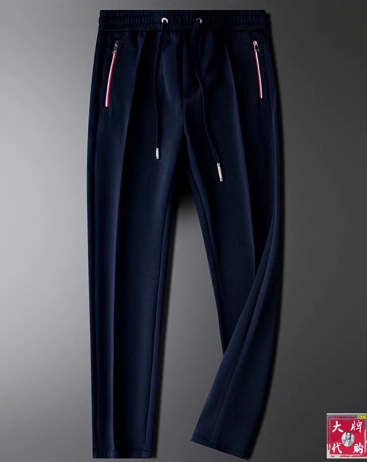 NO:601053,[TB] Autumn and winter new style, new taste and value sharing, popular casual pants, very comfortable to wear, low-key yet luxurious, very classy to wear, and the style and cut of the pants need no introduction. The upper body is exquisite and vivid. Really first-class and top-quality materials. Really palace-level casual pants, using Turkish cotton to produce the most famous denim fabric. The quality is outstanding, and the pants are very soft after heavy washing!  The straight-leg version is not picky and the upper body is absolutely stylish. The expert design is extremely luxurious.  29-40,,alexander wang19860909【TB】 秋冬季新款 全新品味与价值共享 爆款休闲裤 身穿着非常舒适 低调不失奢华 穿出去非常有档次,裤型款式和裁剪亦无需多言 上身精致跃然.真正一等一顶级质料 真正殿堂级的休闲裤,选用土耳其的棉花 生产出最有名的单宁布 品质卓然,经过重水洗使得裤子很柔软！直脚的版型 不挑人 上身绝对的有型 达人设计 极度奢华．29-40,,alexander wang,Men's clothing