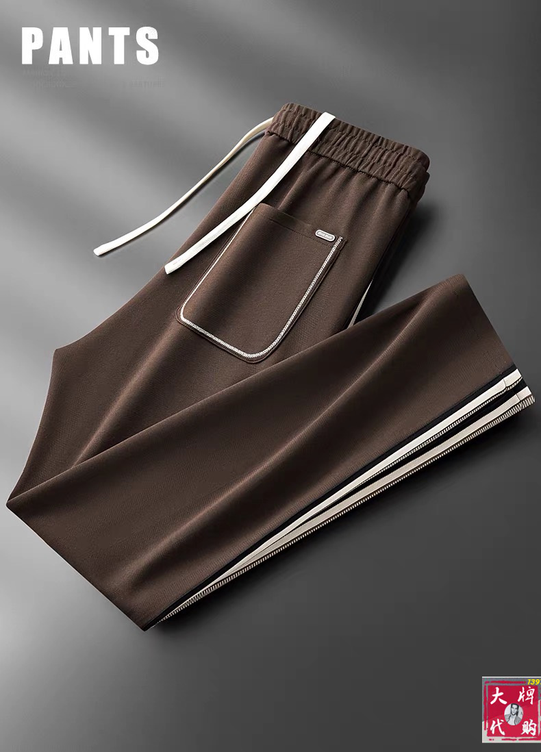 NO:601060,[Miumiu Miumiu] New style for autumn and winter. New taste and value sharing. Popular casual pants. Very comfortable to wear. Low-key yet luxurious. Very classy to wear. Needless to say the style and cut of the pants. The upper body is exquisite and vivid. Really first-class top quality casual pants. Really palace-level casual pants, using Turkish cotton to produce the most famous denim. The quality is outstanding. After heavy washing, the pants are very soft!  The straight-leg version is not picky and the upper body is absolutely stylish. The expert design is extremely luxurious.  29-40,,miumiu,alexander wang19860909【Miumiu缪缪】 秋冬季新款 全新品味与价值共享 爆款休闲裤 身穿着非常舒适 低调不失奢华 穿出去非常有档次,裤型款式和裁剪亦无需多言 上身精致跃然.真正一等一顶级质料 真正殿堂级的休闲裤,选用土耳其的棉花 生产出最有名的单宁布 品质卓然,经过重水洗使得裤子很柔软！直脚的版型 不挑人 上身绝对的有型 达人设计 极度奢华．29-40,,miumiu,alexander wang,Men's clothing