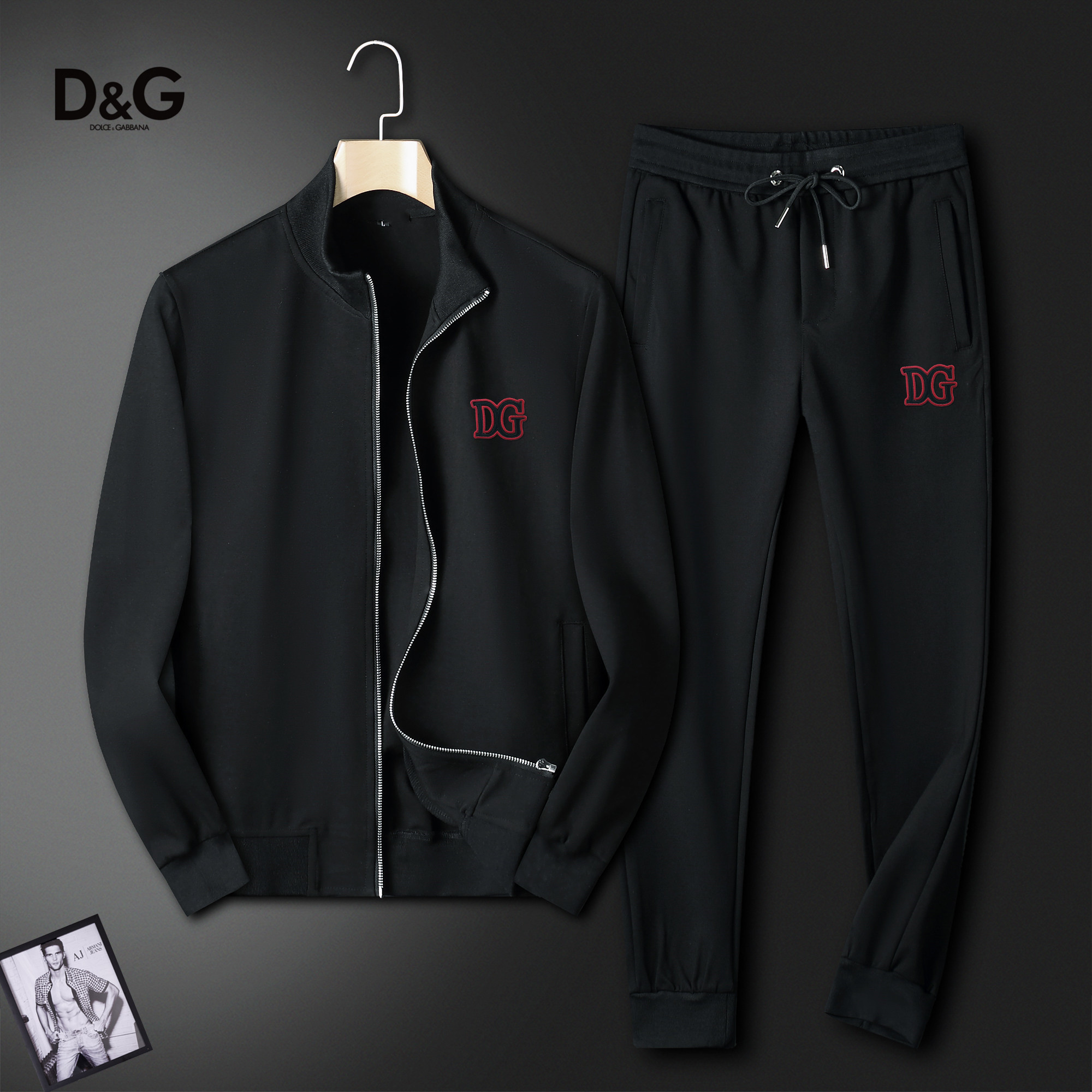 NO:601042,[DG Dolce & Gabbana] New autumn and winter suits!  High-end custom fabrics!  Exclusive first launch of new products, official website synchronized with Milan catwalk models, real photos of top quality products (176 130 catties, wearing L) standard size!  The latest top official website original order, a new experience, three-dimensional tailoring of fabrics, new hardware accessories, delicate and soft feel, comfortable and breathable upper body, big-brand style, luxurious atmosphere, texture only imported from Italy, versatile style, easy to wear, meticulous workmanship, no pressure to get in and out. It is definitely worth buying one of these products!  Size M-4XL (can wear around 190 pounds), Dolce&Gabbana, alexander wang19860909【 DG 杜嘉班纳】秋冬季新款套装！高端定制面料！独家首发新品 ,官网同步米兰走秀款 实物拍摄顶级好货（176 130斤穿L）标准码数！最新顶尖官网原单,全新体验 面料立体剪裁 全新五金配件、手感细腻柔软 上身舒适透气 大牌风范 奢华大气 进口意大利定制才有的质感 百搭款式 穿着不挑人 ,做工精细一丝不苟 ,出入无压力 绝对值得人手一件的好货！码数M-4XL（可穿190斤左右）,,Dolce&Gabbana,alexander wang,Men's clothing