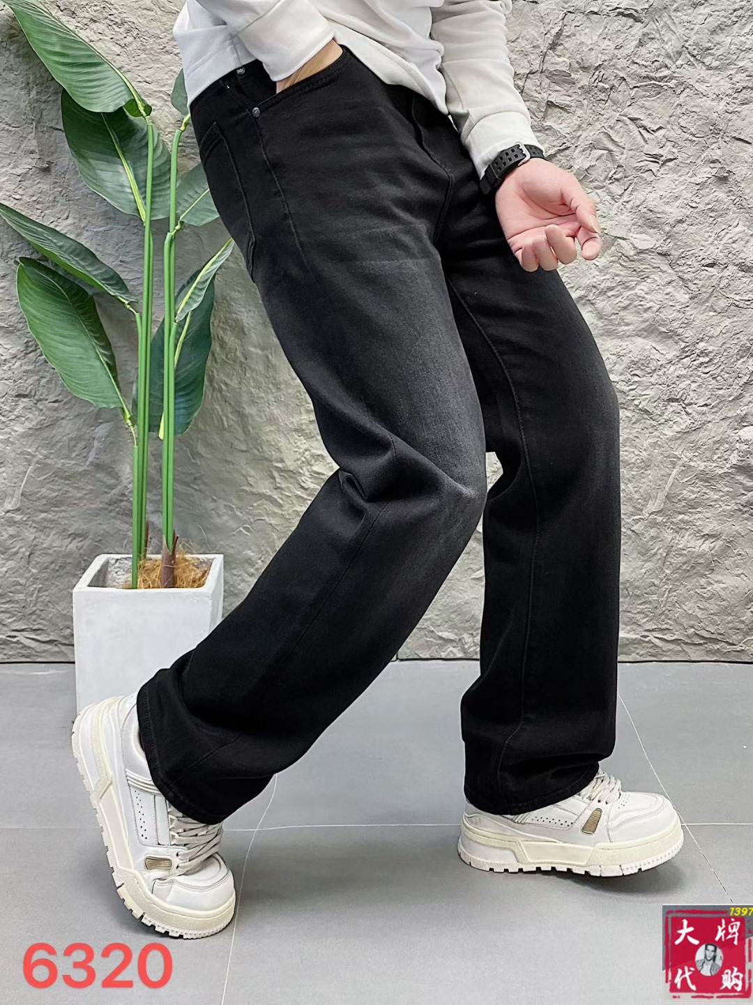 NO:622310,Burberry highly recommends high-end European products, the latest autumn and winter counter series, high-end customized slim fit jeans, the latest fashion week catwalk style, perfect hardware decoration, overweight craft design, fashion essentials, simple and versatile style, pure hand embroidery and sewing, original color yeast washing process, selected heavy denim denim fabric (pure cotton) three-dimensional tailoring, perfect details, the best product!  (Micro stretch) Size 29-38,,burberry,burberry,jeans,alexander wang19860909Burberry 巴宝莉 重磅推荐高端欧货 秋冬最新专柜系列 高端订制修身小脚牛仔裤 最新时装周走秀款 完美五金装饰 超重工艺设计 时尚必备品 简约百搭款 纯手工刺绣缝制 原色酵母水洗工艺 精选重磅丹宁牛仔面料（纯棉）立体剪裁 完美细节 巅峰佳品！（微弹力）尺码29-38,,burberry,burberry,jeans,alexander wang,Men's clothing