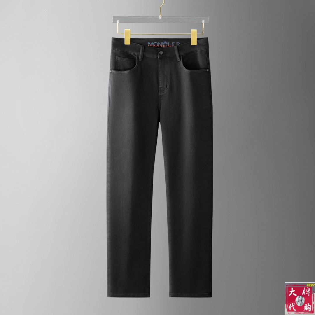 NO:626958,Moncler new product. Customized high-quality fashionable jeans. Super versatile. Exclusively customized - imported high-density fine cotton fabric, close to the body and comfortable, super beautiful shape, the upper body shows slender legs, the lining and routing are impeccable, you can attend any occasion, and once again emphasize that the fabric is very, very classy! Excellent workmanship and quality! The details are exquisite and ingenious! You deserve it! Size 30-38,,Moncler,jeans,alexander wang19860909Moncler 蒙口 新品.订制高品质时尚牛仔裤.超级百搭款.独家定制-进口高端高密度精棉面料,贴身舒适,超靓版型、上身显腿修长,內里,走线都无可挑剔,任何场合都可出席,再次强调面料非常非常显档次！做工、质感一流！细节精致考究,颇具匠心！ 您值得拥有！码数30-38,,Moncler,jeans,alexander wang,Men's clothing