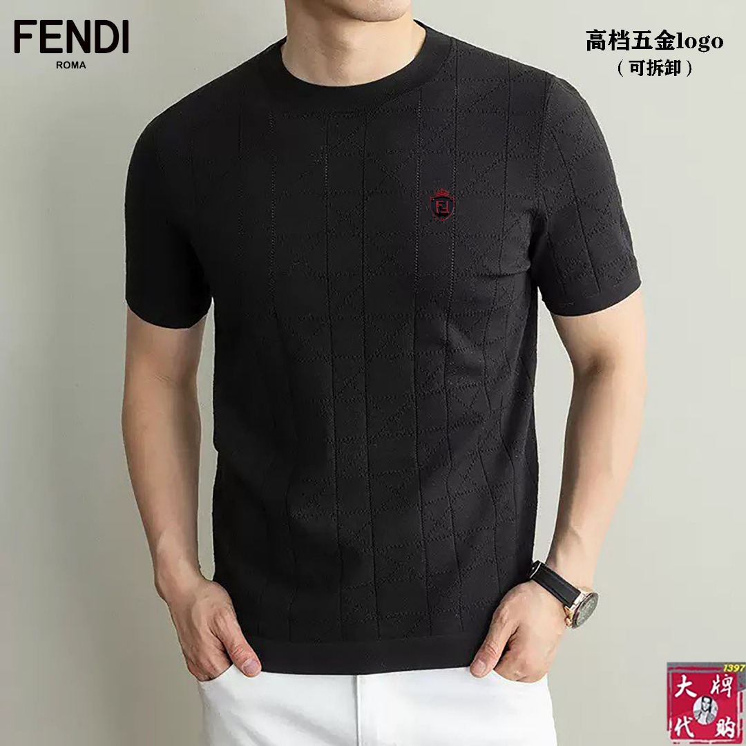 NO:743685,Fendi Fendi's top-notch advanced custom spring style new short-sleeved T-shirt bottoming shirt, advanced customization and versatile style. Anyone can easily control it. The fabric is fully customized and the latest logo design of the luxury classic brand on the chest is very classy and a must-have for those who know their stuff!  The tailoring is slim-fitting, very refined, shows off aura, and highlights the sophistication of business men. This is unique, it has just the right amount of slim fit, and the upper body effect is great!  Size M-4XL,,fendi,fendi,T-shirt,tees,t-shirt,19860909Fendi 芬迪顶级高级定制春款新款短袖T恤打底衫高级定制百搭款式 任何人都可以轻松驾驭 面料全订制工艺 胸前奢华经典品牌最新logo设计,非常显档次懂货的必须入！版型剪裁属于修身款 非常精致,显气场,又会凸显商务男士的精致,这就是独到之处,恰到好处的修身,上身效果非常赞！尺码M-4XL,,fendi,fendi,T-shirt,tees，t-shirt,,Men's clothing