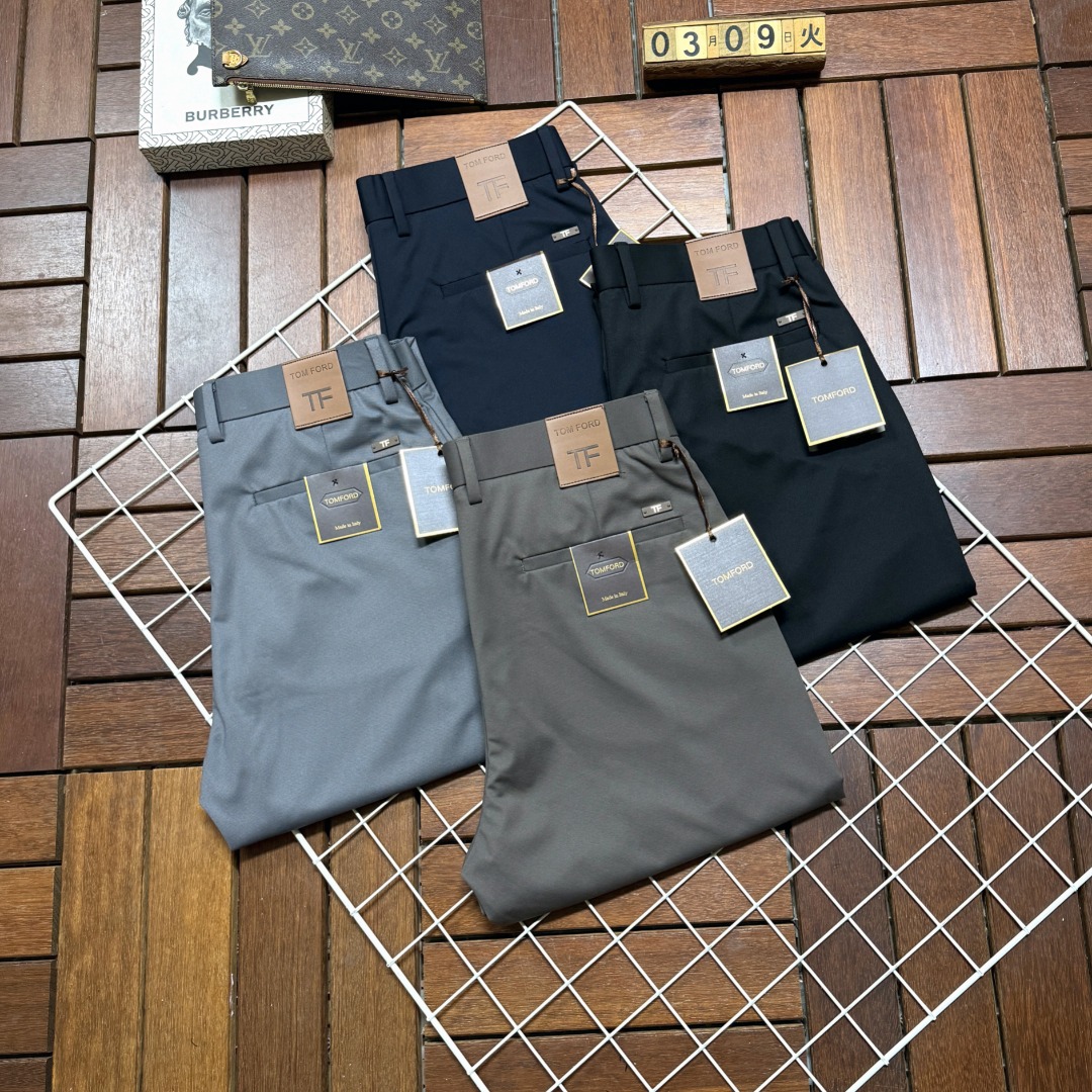 NO:756663,TF's new product. The best casual pants counter in the physical store. The original 1:1 good product, suitable for all ages. The highest version of European imported fabrics on the market. Comfortable, soft and skin-friendly, the upper body effect is super fashionable and versatile, straight and stylish, a must-have in the wardrobe. Suitable for any occasion. Sizes 29-40, tom ford,19860909TF新款新品 实体店极品休闲裤专柜原版1:1好货,适合各个年龄段.市场最高版本的欧洲进口面料.舒适柔软亲肤,上身效果超级棒时尚百搭,笔挺有型,衣橱必备.适合任何场合穿着 尺码29-40,,tom ford,,Men's clothing