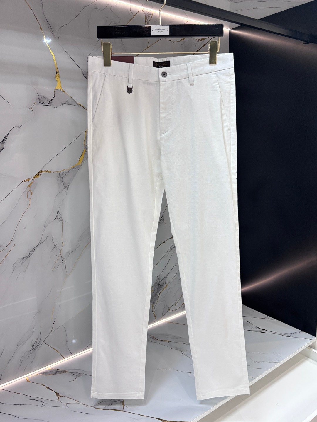 NO:903454,LP Loro Piana high-end customization, the latest casual pants, original customized reproduction, customer-supplied hardware accessories, original quality, imported composite fabrics, anti-wrinkle and firm, breathable and comfortable. Fine workmanship, excellent upper body, size 30-40,,loro piana,19860909LP 诺悠翩雅高端定制、最新款休闲休闲裤,原版定制复刻 客供五金辅料 原单品质 进口复合面料 抗皱坚挺,透气舒适.做工走线精细 上身绝佳,尺码30-40,,loro piana,,Men's clothing
