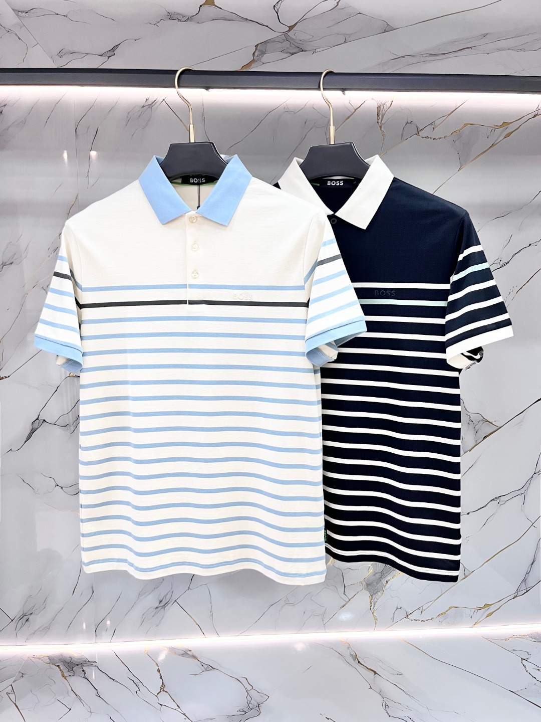 NO:773566,BOSS men's POLO shirt with lapel and short sleeves, made in Italy, sold through foreign channels, complete with three labels. Classic zipper design, embroidered logo on the chest, fabric is light and breathable, very comfortable to wear in summer, correct fit, suitable for business and leisure, suitable for daily commuting and sports. Size M-4XL,, T-shirt,19860909BOSS 波士 男士POLO衫翻领短袖,意大利原产,洋行渠道货,三标齐全.经典拉链设计,胸前刺绣logo,面料轻薄透气,夏天穿很舒服,版型正,商务休闲都能搭,日常通勤、运动都合适.码数M-4XL,,T-shirt,,Men's clothing