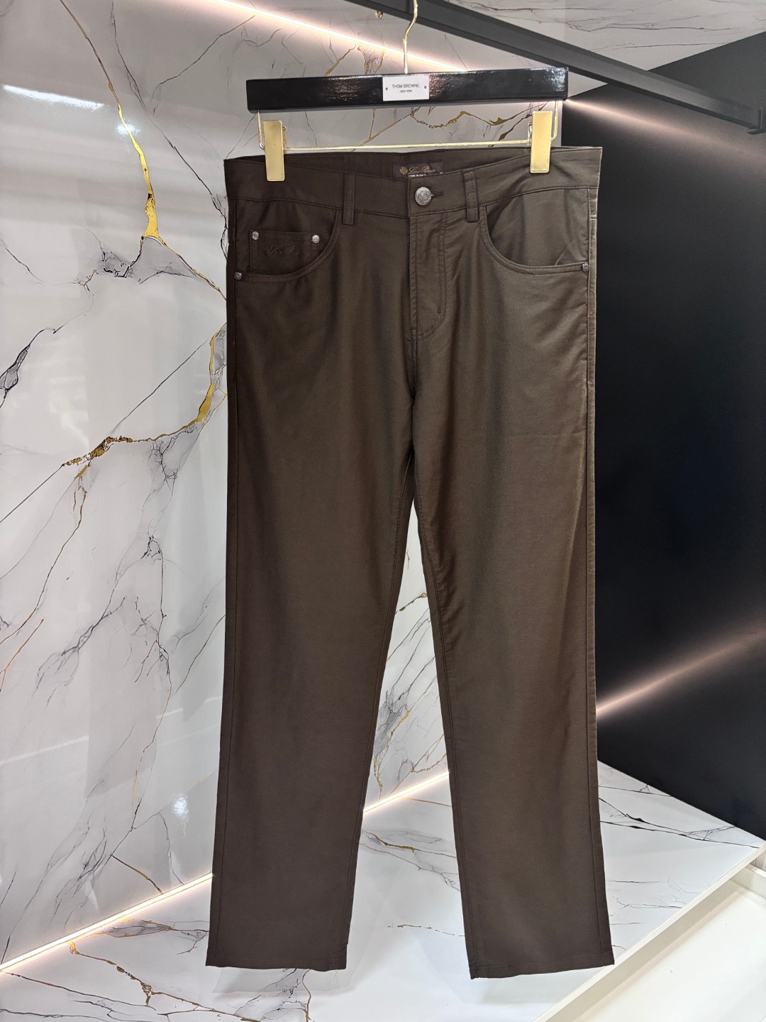 NO:775535,LP Loro Piana high-end customization, the latest casual pants, original customized reproduction, customer-supplied hardware accessories, original quality, imported composite fabrics, anti-wrinkle and firm, breathable and comfortable. Fine workmanship, excellent upper body, size 30-40,,loro piana,19860909LP 诺悠翩雅高端定制、最新款休闲休闲裤,原版定制复刻 客供五金辅料 原单品质 进口复合面料 抗皱坚挺,透气舒适.做工走线精细 上身绝佳,尺码30-40,,loro piana,,Men's clothing