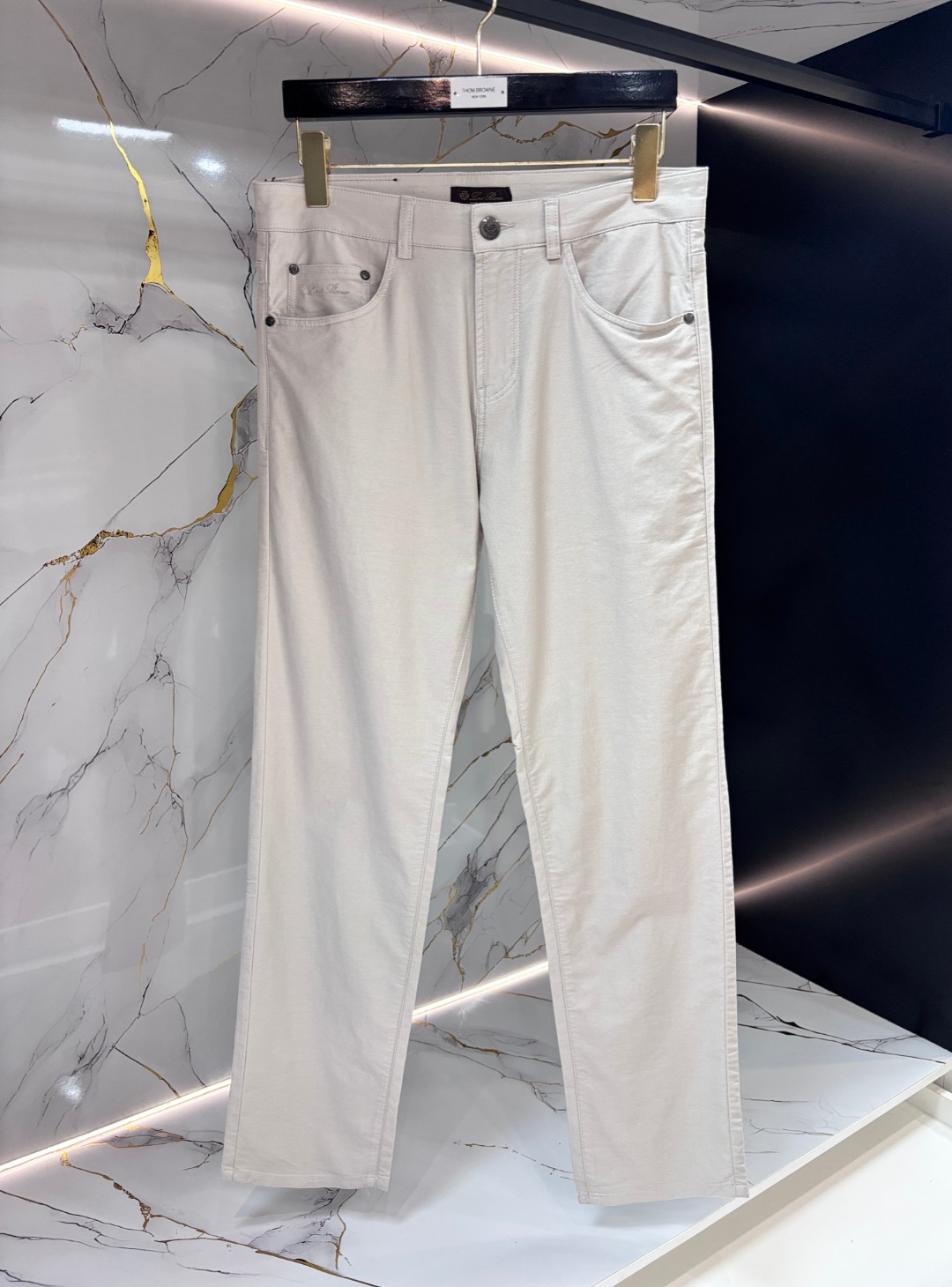 NO:775543,LP Loro Piana high-end customization, the latest casual pants, original customized reproduction, customer-supplied hardware accessories, original quality, imported composite fabrics, anti-wrinkle and firm, breathable and comfortable. Fine workmanship, excellent upper body, size 30-40,,loro piana,19860909LP 诺悠翩雅高端定制、最新款休闲休闲裤,原版定制复刻 客供五金辅料 原单品质 进口复合面料 抗皱坚挺,透气舒适.做工走线精细 上身绝佳,尺码30-40,,loro piana,,Men's clothing