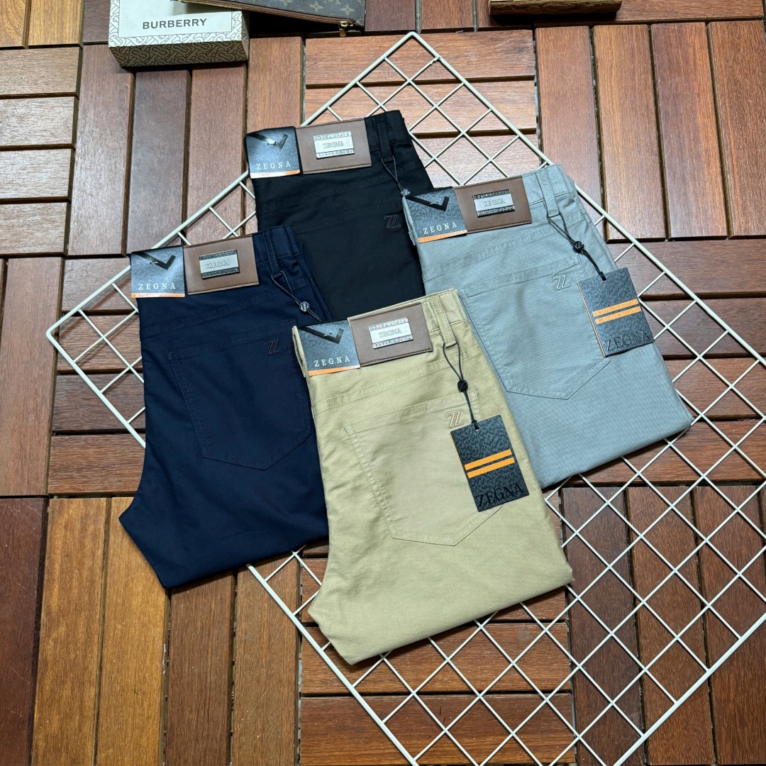 NO:832734,Zegna Zegna's new product, the best casual pants counter in the physical store, is an original 1:1 good product, suitable for all ages. The highest version of European imported fabrics on the market. Comfortable, soft and skin-friendly, with a super upper body effect. Fashionable and versatile, upright and stylish, a wardrobe must-have. Suitable for any occasion. Sizes 29-40,,zegna,19860909Zegna 杰尼亚新款新品 实体店极品休闲裤专柜原版1:1好货,适合各个年龄段.市场最高版本的欧洲进口面料.舒适柔软亲肤,上身效果超级棒时尚百搭,笔挺有型,衣橱必备.适合任何场合穿着 尺码29-40,,zegna,,Men's clothing