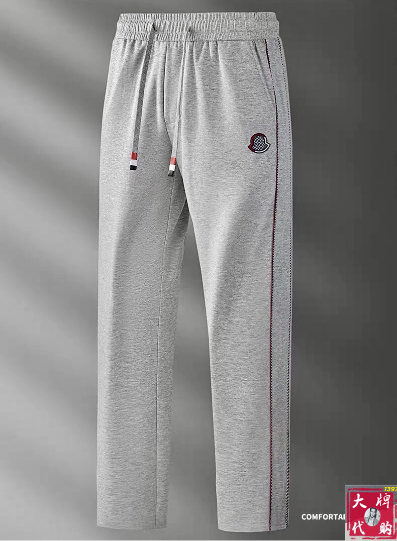 NO:826933,[Moncler] New style for spring and summer. New taste and value sharing. Popular casual pants. Very comfortable to wear. Low-key yet luxurious. Very classy to wear. Needless to say the style and cut of the pants. The upper body is exquisite and vivid. Really first-class and top-quality materials. Really palace-level casual pants, using Turkish cotton to produce the most famous denim fabric. The quality is outstanding. After heavy washing, the pants are very soft!  The straight-leg version is not picky and the upper body is absolutely stylish. The expert design is extremely luxurious.  Size 29-40,,Moncler,19860909【 Moncler 蒙口】 春夏季新款 全新品味与价值共享 爆款休闲裤 身穿着非常舒适 低调不失奢华 穿出去非常有档次,裤型款式和裁剪亦无需多言 上身精致跃然.真正一等一顶级质料 真正殿堂级的休闲裤,选用土耳其的棉花 生产出最有名的单宁布 品质卓然,经过重水洗使得裤子很柔软！直脚的版型 不挑人 上身绝对的有型 达人设计 极度奢华． 码数29-40,,Moncler,,Men's clothing
