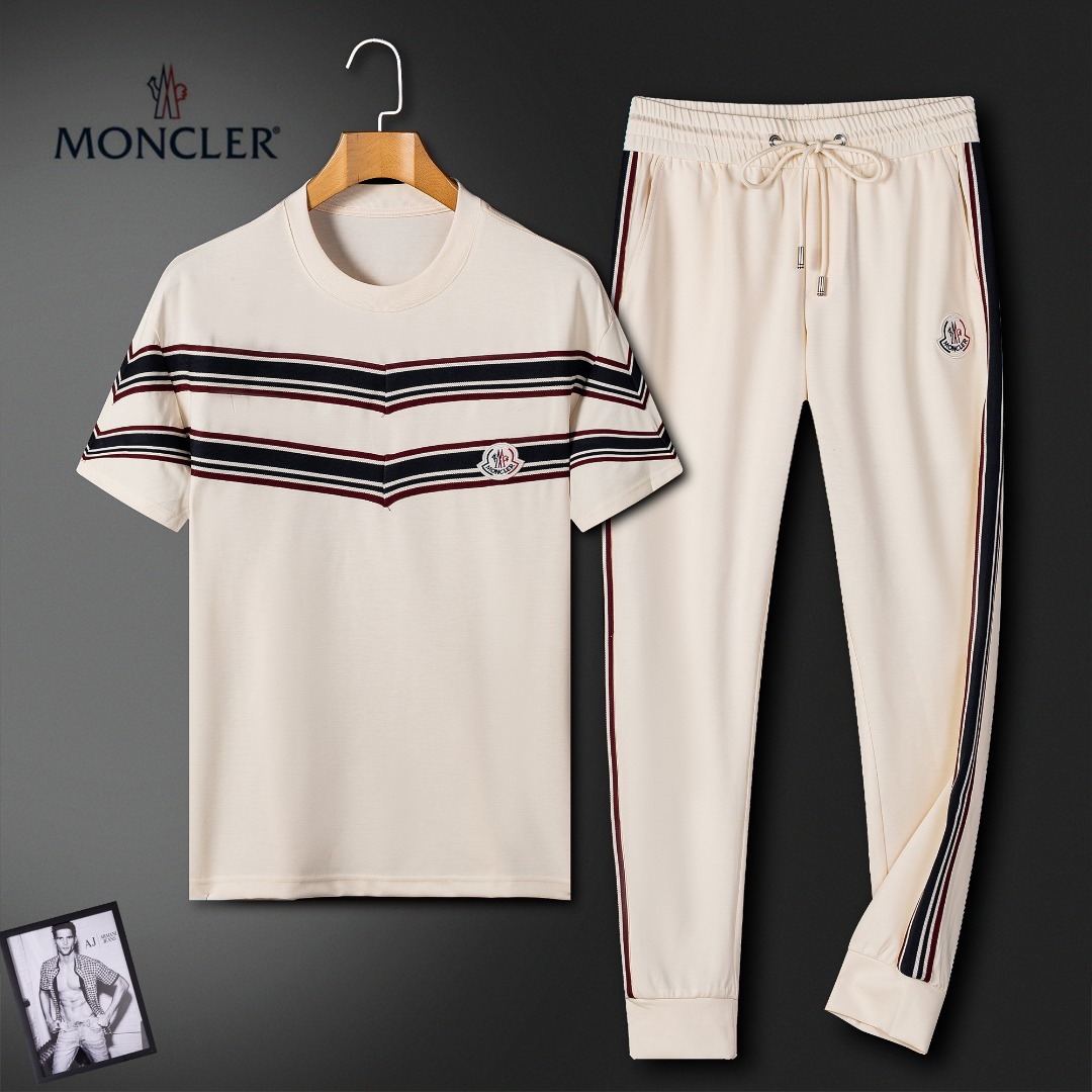 NO:847149,Meng Mouth best-selling short-sleeved suit, exquisite craftsmanship counter fabrics, top-notch elements, classic short-sleeved 3-label complete, fashionable for men, unparalleled in terms of upper body comfort, it can be said to be a summer must-have!  Size M-3XL,,Moncler,T-shirt,19860909蒙口 热销款短袖套装,精致工艺专柜面料,顶级元素融合打造,经典短袖3标齐全,潮男时尚,无论是上身舒适度还是都是无可比拟的存在,可以说是夏日必备！ 码数M-3XL,,Moncler,T-shirt,,Men's clothing