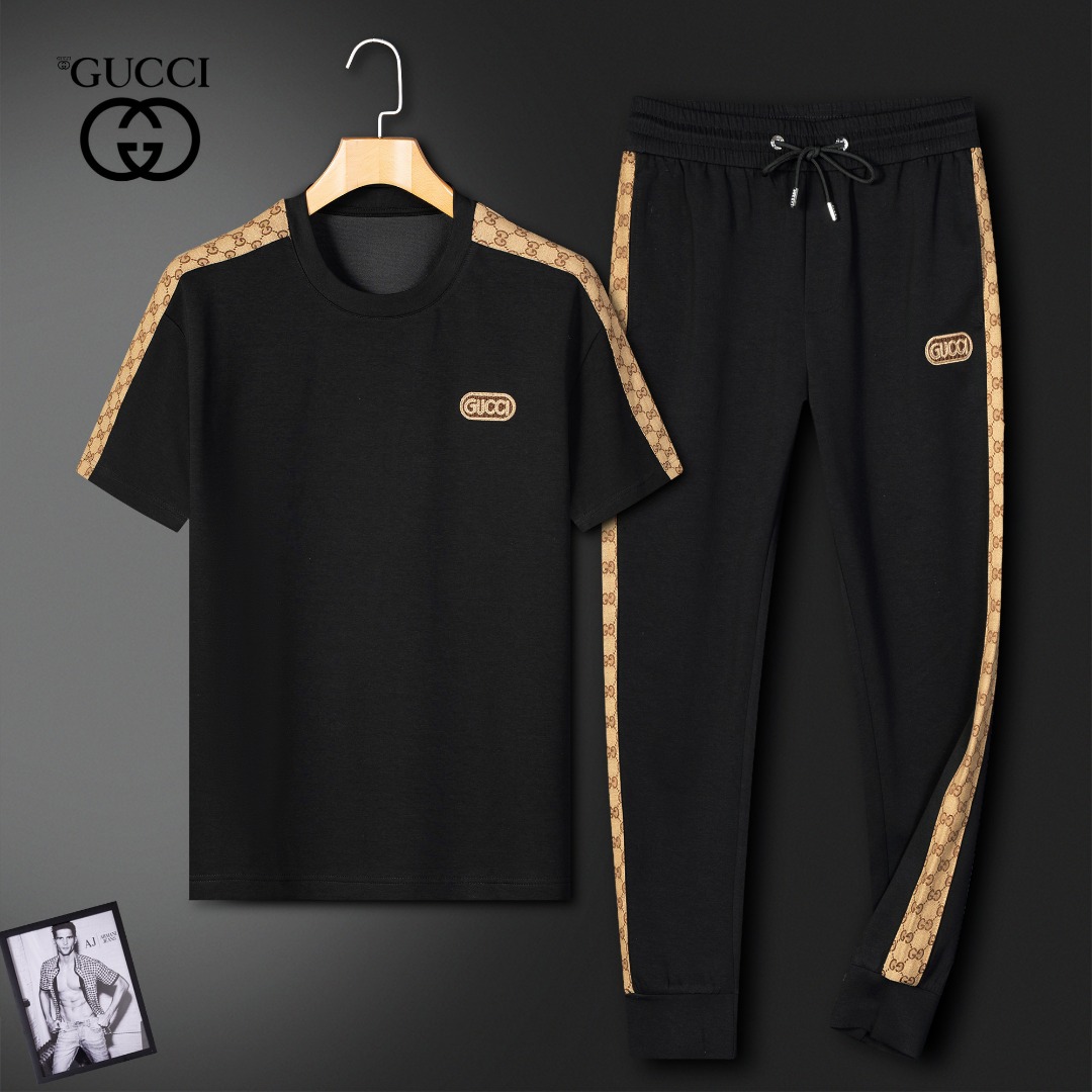 NO:847153,Gucci's best-selling short-sleeved suit, exquisite craftsmanship counter fabrics, fusion of top elements, classic short-sleeved 3-label complete, trendy men's fashion, unparalleled in terms of upper body comfort, can be said to be a summer must-have!  Size M-3XL,,T-shirt,19860909古奇 热销款短袖套装,精致工艺专柜面料,顶级元素融合打造,经典短袖3标齐全,潮男时尚,无论是上身舒适度还是都是无可比拟的存在,可以说是夏日必备！ 码数M-3XL,,T-shirt,,Men's clothing