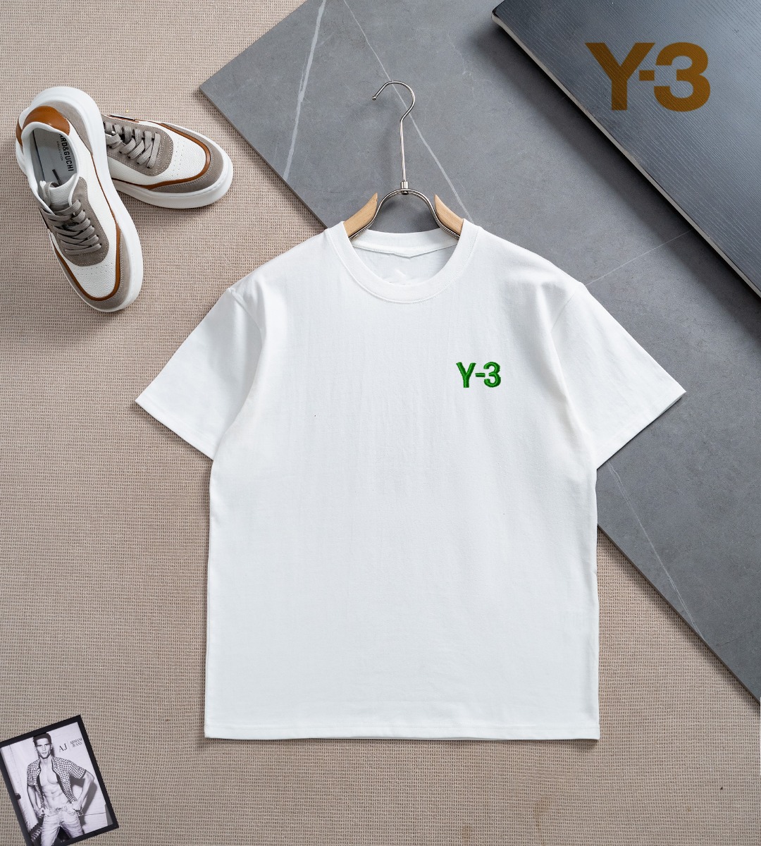 NO:837465,[Y-3] New summer model, high-end custom fabric short-sleeved T-shirt, the world's top men's clothing, simple and fashionable, easy and versatile, elegant and extremely comfortable experience. High-end fabrics, bright colors, extremely smooth touch, delicate and not easy to wrinkle, luxurious and noble, crisp and stylish, lock stitch, high-density sewing, all details are handled meticulously!  Worth having.  Size S-3XL, can wear up to about 210 pounds, T-shirt, tees, t-shirt,19860909【 Y-3】夏季新款 高端定制面料短袖T恤, 全球顶级男装,简约时尚,从容百搭,大气优雅 极度舒适体验 高端面料 色泽鲜艳 极致顺滑触感 细腻不易起皱 奢华高贵 挺括有型 锁针、高密度缝制,一切的细节处理一丝不苟！值得拥有． 码数S-3XL 最大可穿210斤左右,,T-shirt,tees，t-shirt,,Men's clothing