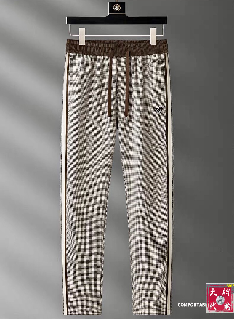 NO:837487,Gucci new casual pants, high-end version!  Custom-made fabrics at the counter are highly breathable and comfortable, with impeccable details and brand element design concepts, reflecting high quality. It feels delicate and soft!  It presents a casual cut and the upper body shape is awesome!  Size 29-40,,gucci,19860909Gucci 古奇 新款休闲裤,高端版本！专柜定制面料 透气舒适度高,细节无可挑剔,品牌元素设计理念,体现高品质.手感细腻柔软！呈现休闲裁剪,上身版型超赞！码数29-40,,gucci,,Men's clothing