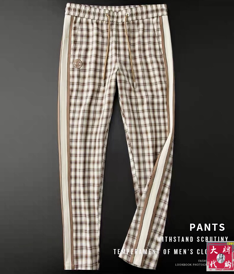 NO:837503,Burberry new casual pants, high-end version!  Custom-made fabrics at the counter are highly breathable and comfortable, with impeccable details and brand element design concepts, reflecting high quality. It feels delicate and soft!  It presents a casual cut and the upper body shape is awesome!  Code number 29-40,,burberry,burberry,19860909Burberry 巴宝莉 新款休闲裤,高端版本！专柜定制面料 透气舒适度高,细节无可挑剔,品牌元素设计理念,体现高品质.手感细腻柔软！呈现休闲裁剪,上身版型超赞！码数29-40,,burberry,burberry,,Men's clothing