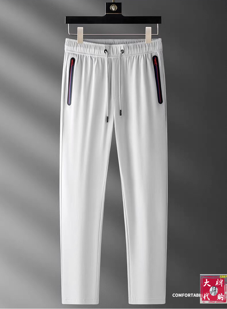 NO:837508,Moncler new casual pants, high-end version!  Custom-made fabrics at the counter are highly breathable and comfortable, with impeccable details and brand element design concepts, reflecting high quality. It feels delicate and soft!  It presents a casual cut and the upper body shape is awesome!  Size 29-40,,Moncler,19860909Moncler 蒙口 新款休闲裤,高端版本！专柜定制面料 透气舒适度高,细节无可挑剔,品牌元素设计理念,体现高品质.手感细腻柔软！呈现休闲裁剪,上身版型超赞！码数29-40,,Moncler,,Men's clothing