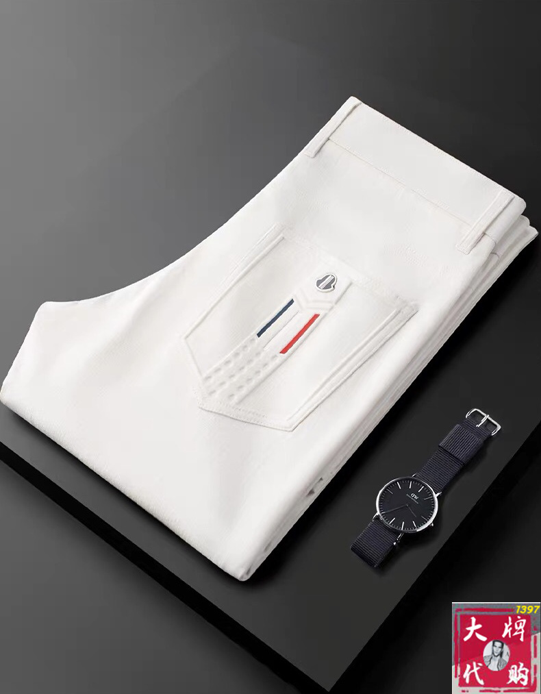 NO:847109,[Moncler] New style for spring and summer. New taste and value sharing. Popular casual pants. Very comfortable to wear. Low-key yet luxurious. Very classy to wear. Needless to say the style and cut of the pants. The upper body is exquisite and vivid. Really first-class and top-quality materials. Really palace-level casual pants, using Turkish cotton to produce the most famous denim fabric. The quality is outstanding. After heavy washing, the pants are very soft!  The straight-leg version is not picky and the upper body is absolutely stylish. The expert design is extremely luxurious.  Size 29-40,,Moncler,19860909【 Moncler 蒙口】 春夏季新款 全新品味与价值共享 爆款休闲裤 身穿着非常舒适 低调不失奢华 穿出去非常有档次,裤型款式和裁剪亦无需多言 上身精致跃然.真正一等一顶级质料 真正殿堂级的休闲裤,选用土耳其的棉花 生产出最有名的单宁布 品质卓然,经过重水洗使得裤子很柔软！直脚的版型 不挑人 上身绝对的有型 达人设计 极度奢华． 码数29-40,,Moncler,,Men's clothing