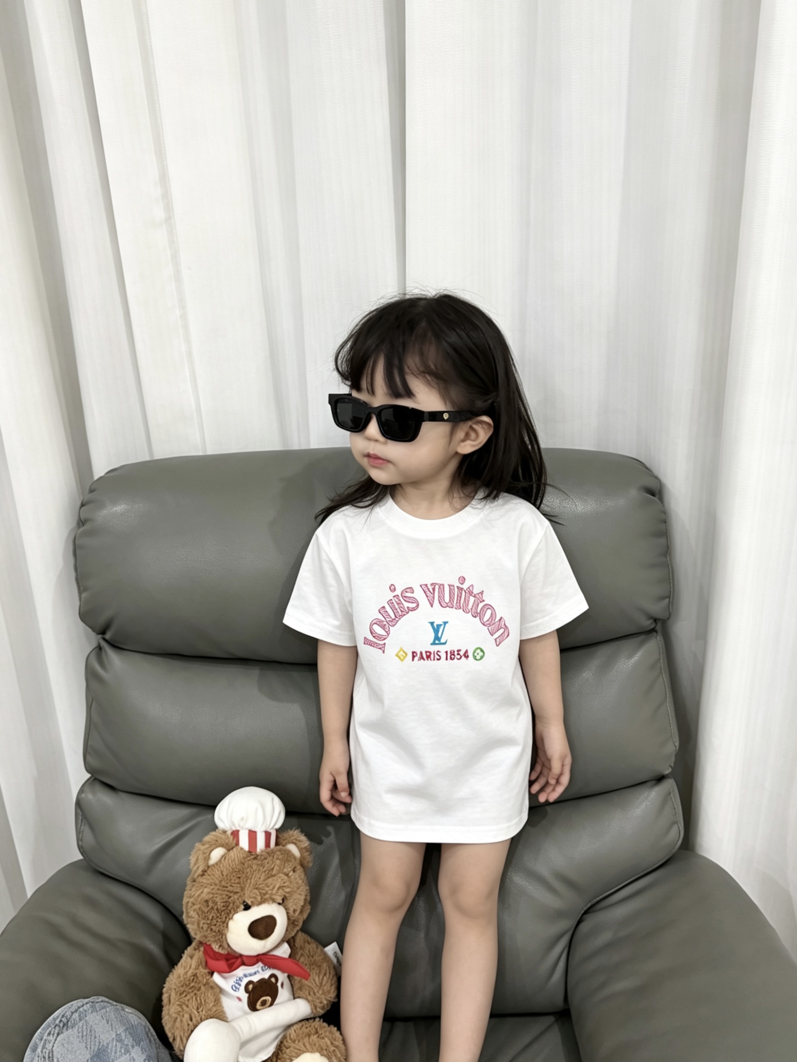 Camiseta infantil estampada de manga corta LV 1854 ✨ ¡Un imprescindible para los niños a la moda a la hora de salir! Es…
