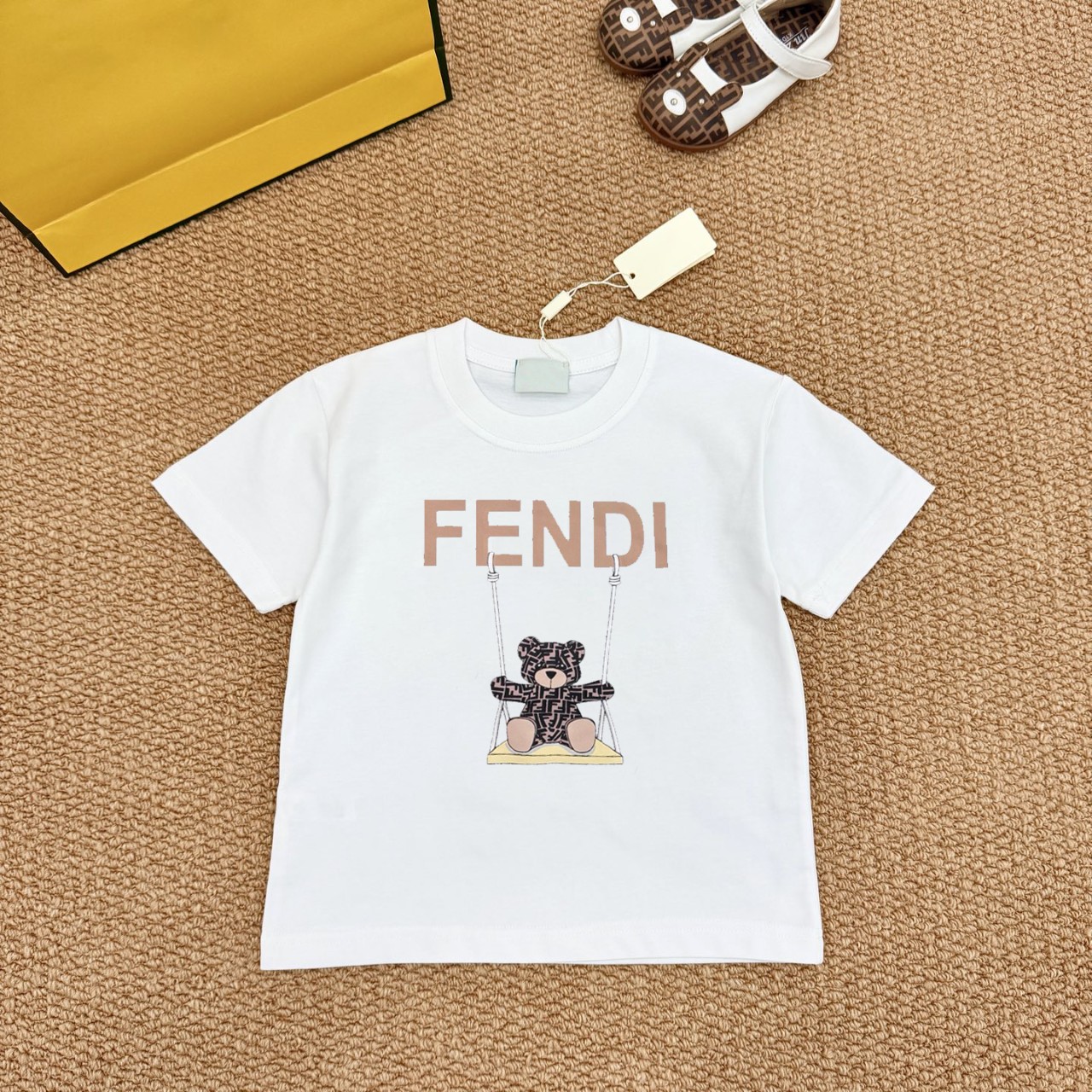 Serie FENDI, camiseta de alta calidad, tres etiquetas completas, tallas: 90-150, camiseta para niños