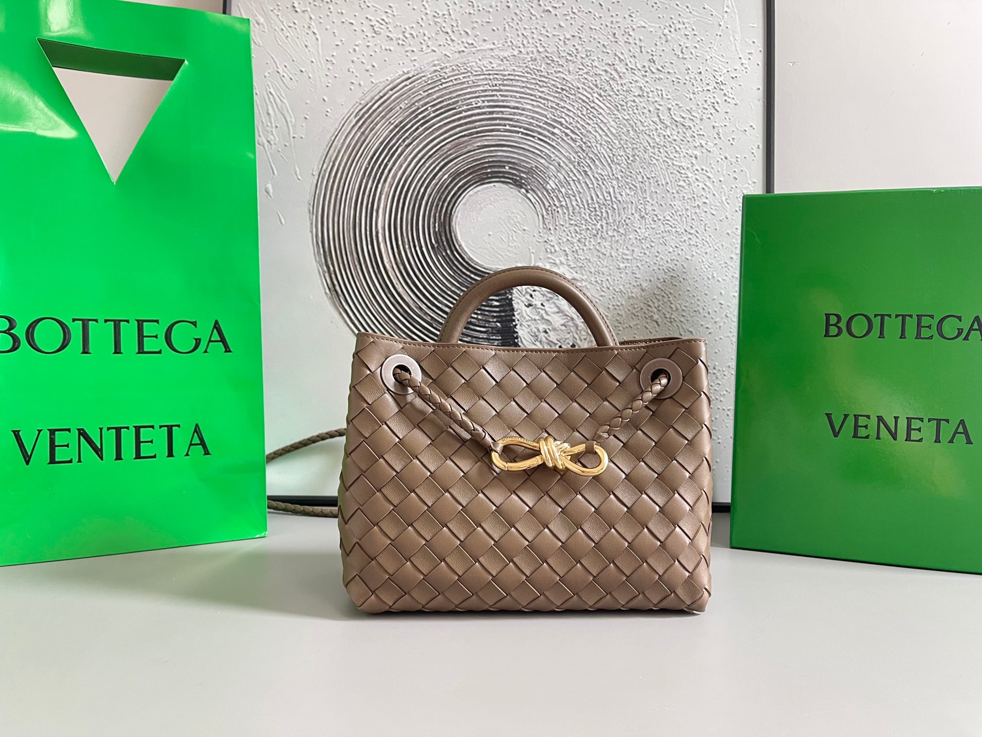 Bottega Veneta BV新款Intrecciato编织皮革小号手提包 配有滑动斜挎背带·内设隔层