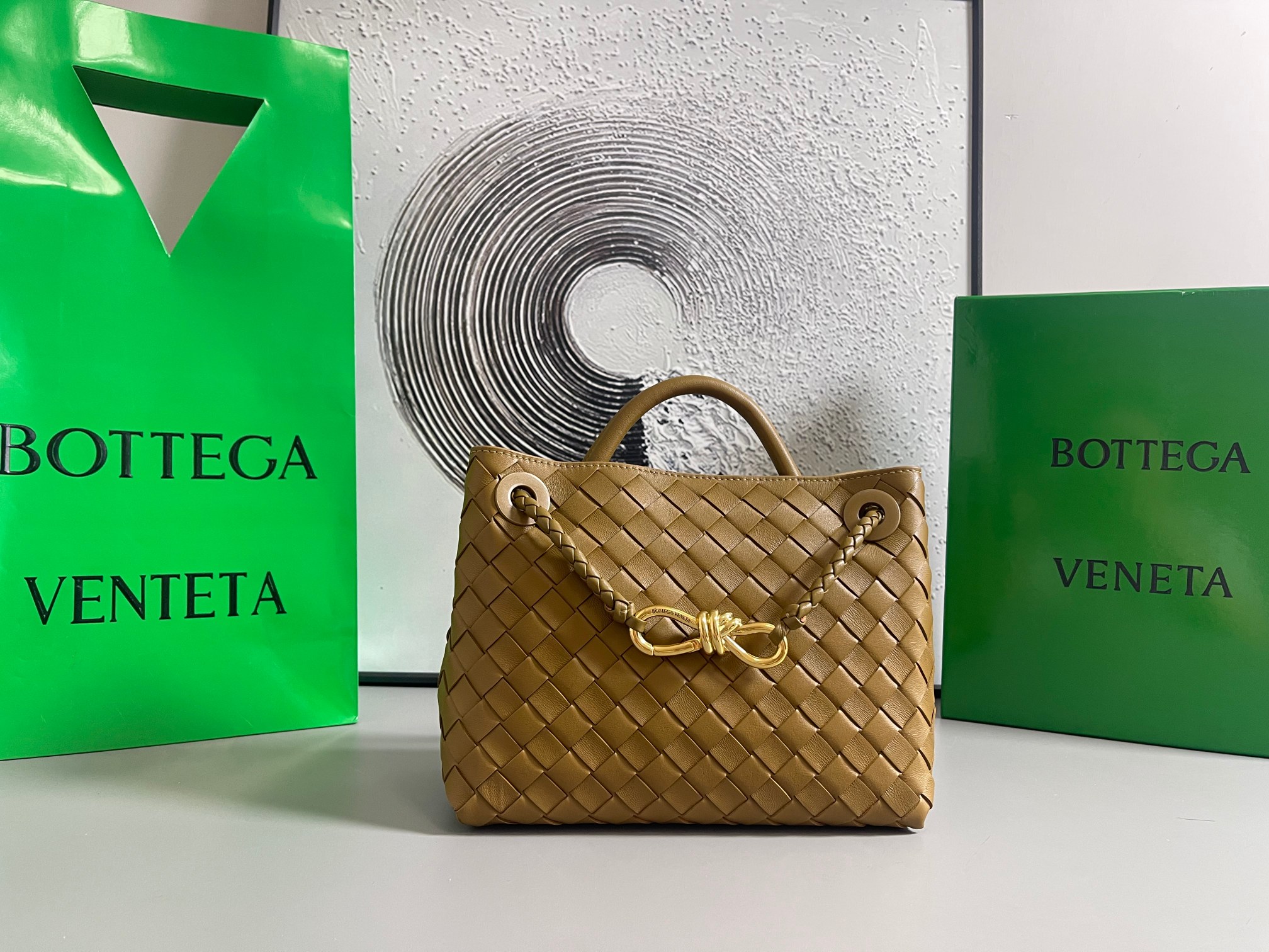 Bottega Veneta BV新款Intrecciato编织皮革小号手提包 配有滑动斜挎背带·内设隔层