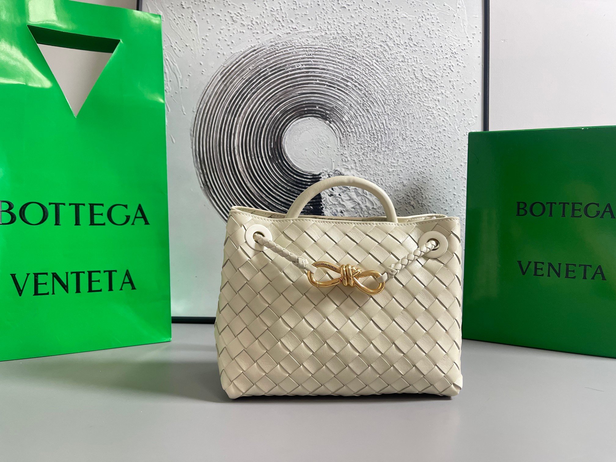 Bottega Veneta BV新款Intrecciato编织皮革小号手提包 配有滑动斜挎背带·内设隔层