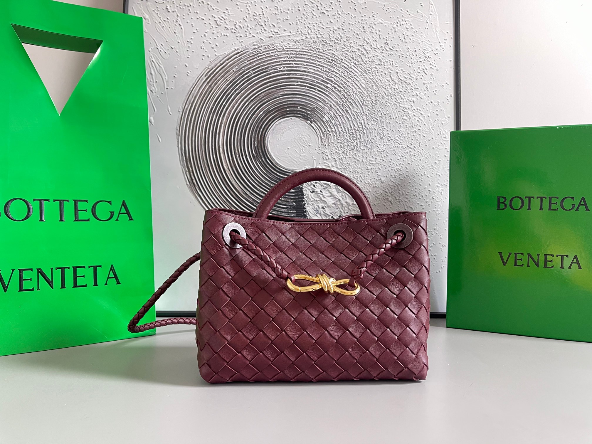Bottega Veneta BV新款Intrecciato编织皮革小号手提包 配有滑动斜挎背带·内设隔层