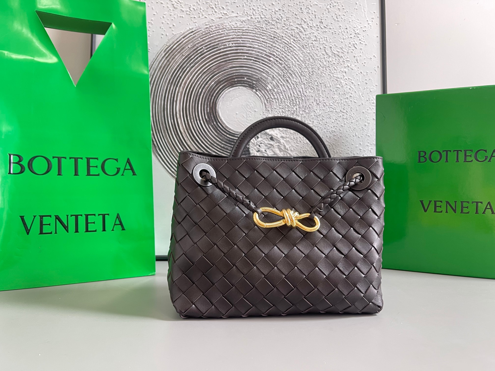 Bottega Veneta BV新款Intrecciato编织皮革小号手提包 配有滑动斜挎背带·内设隔层